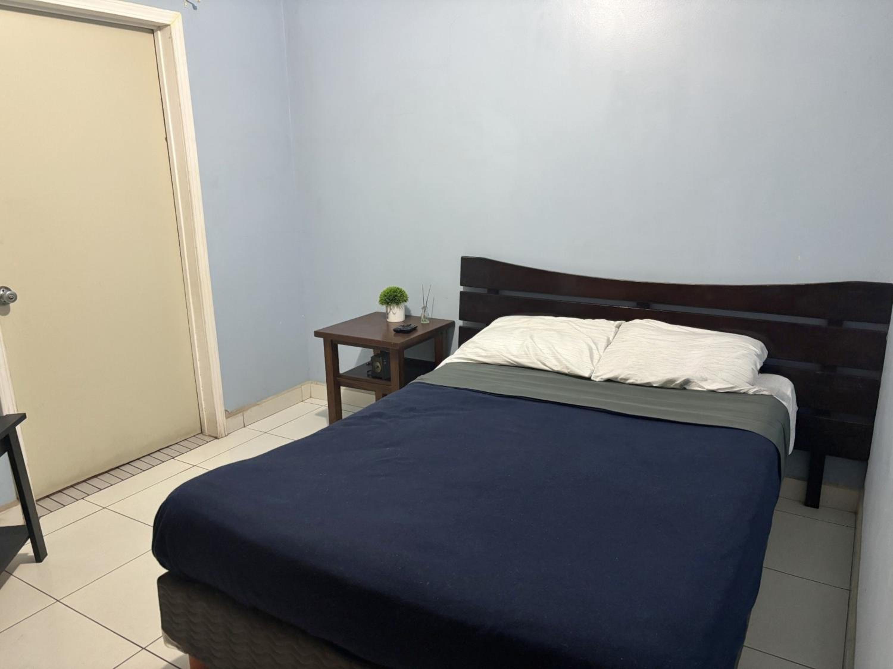 Spacious Rooftop House w/ King Bed, photo 2