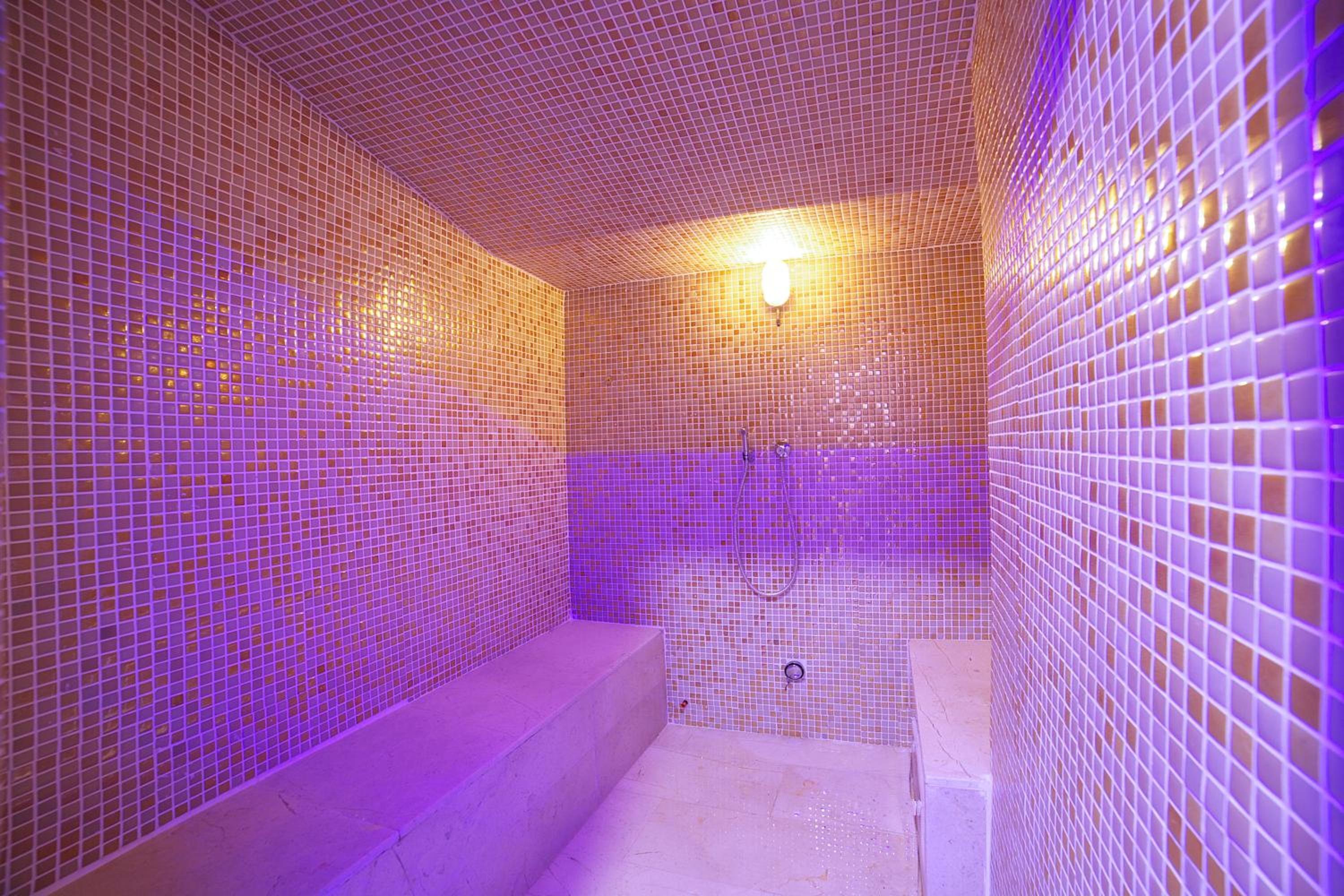 Lady Diana Hotel - Image 34