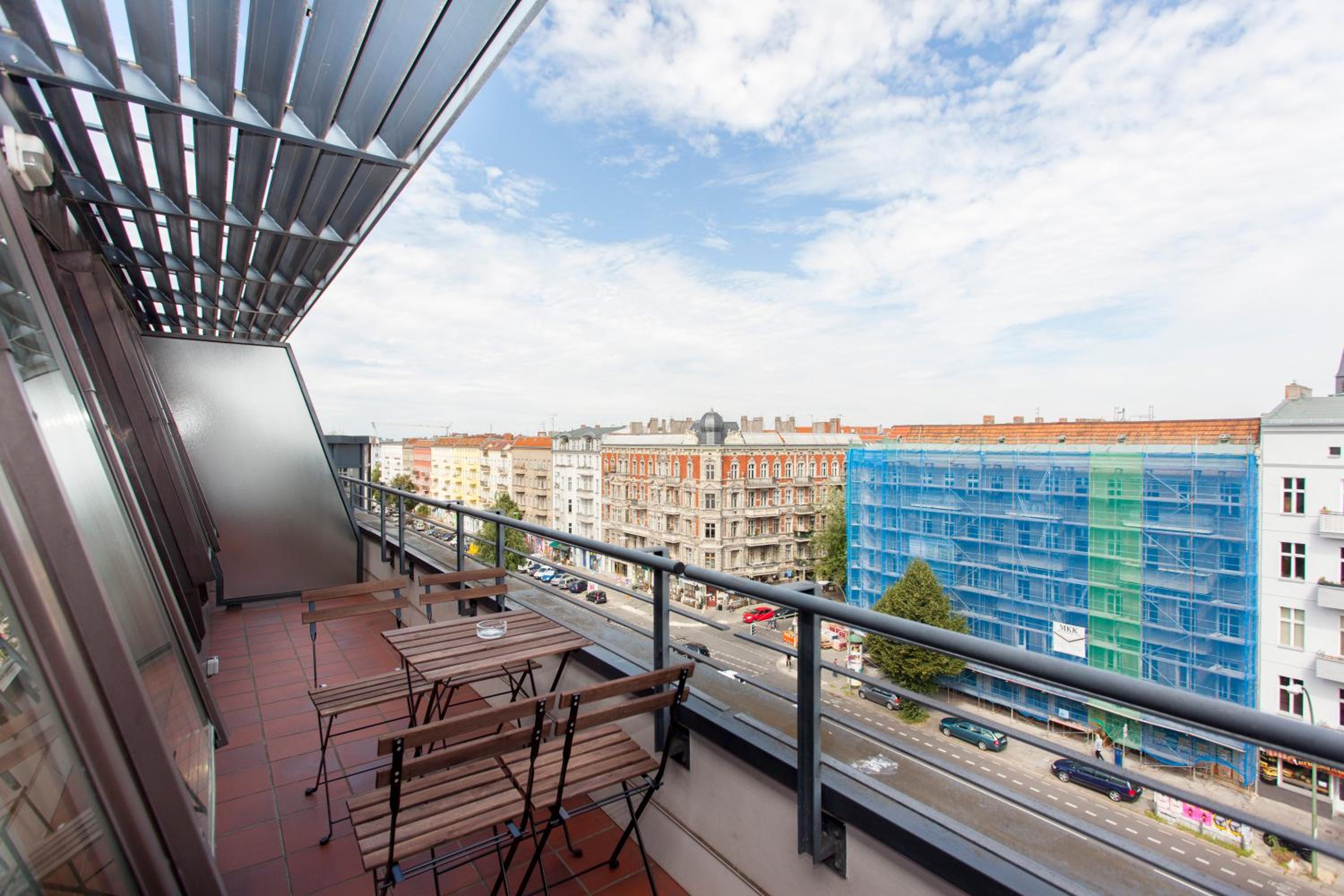 The Danziger, 2 unique roof top units in PrenzlauerBerg, group & family friendly, from 2 up to 7 Guests