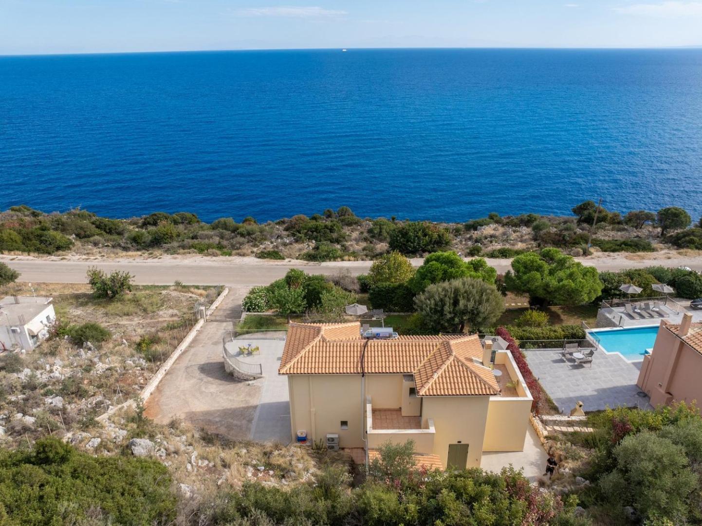 Villa Niki with swimming pool