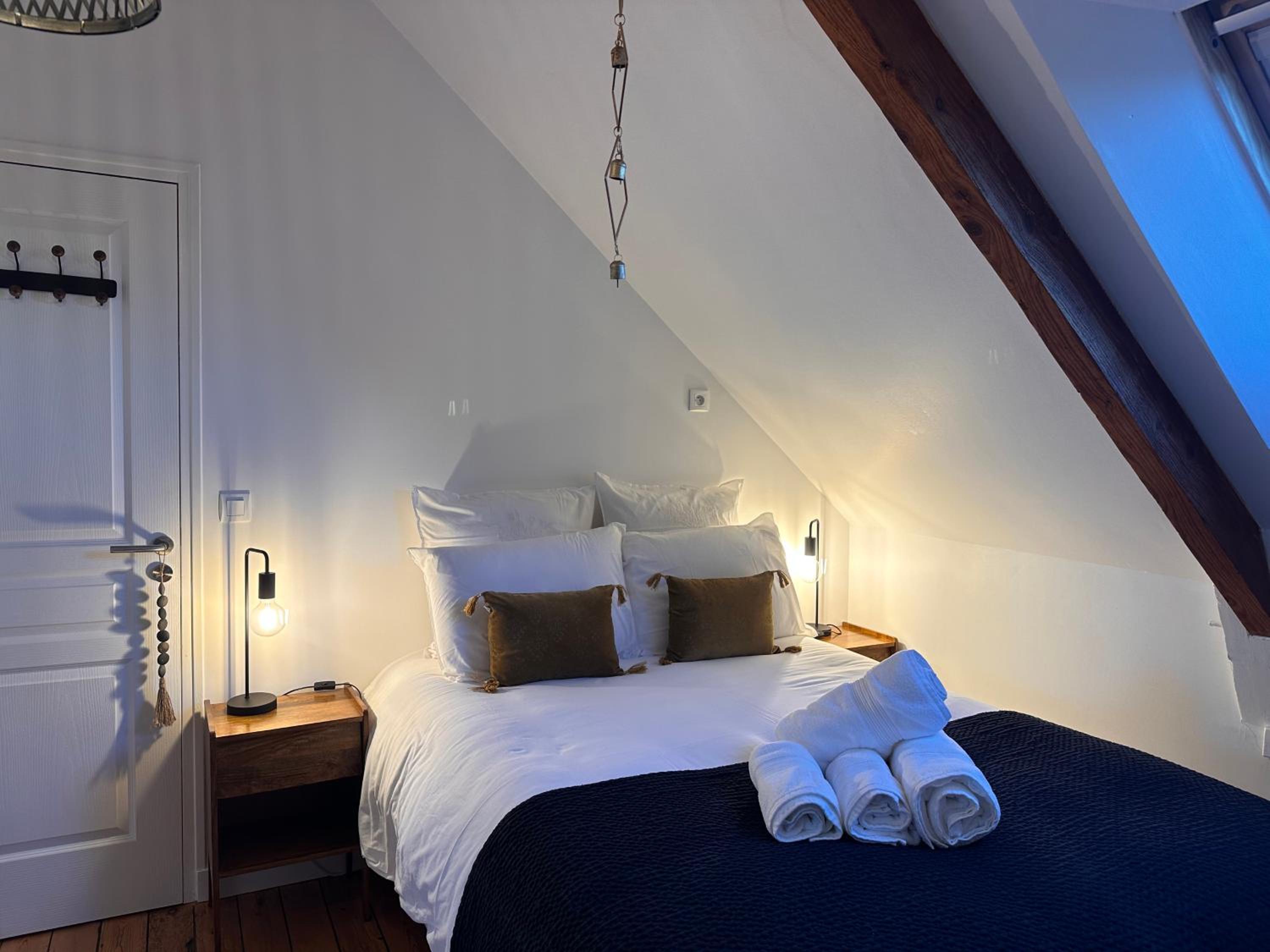 Les Libellules Appartement avec baignoire spa à Dinan Lanvallay