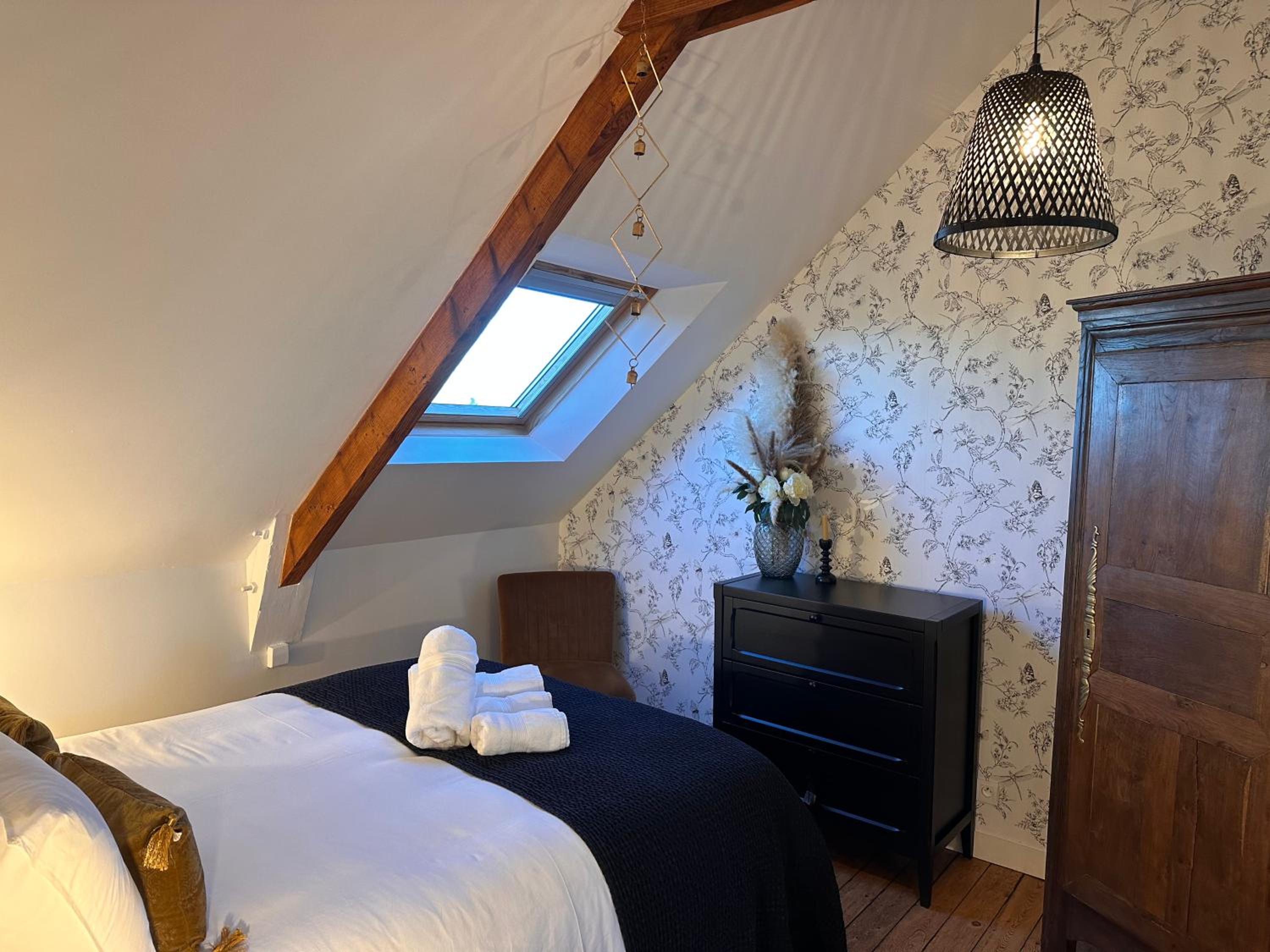 Les Libellules Appartement avec baignoire spa à Dinan Lanvallay