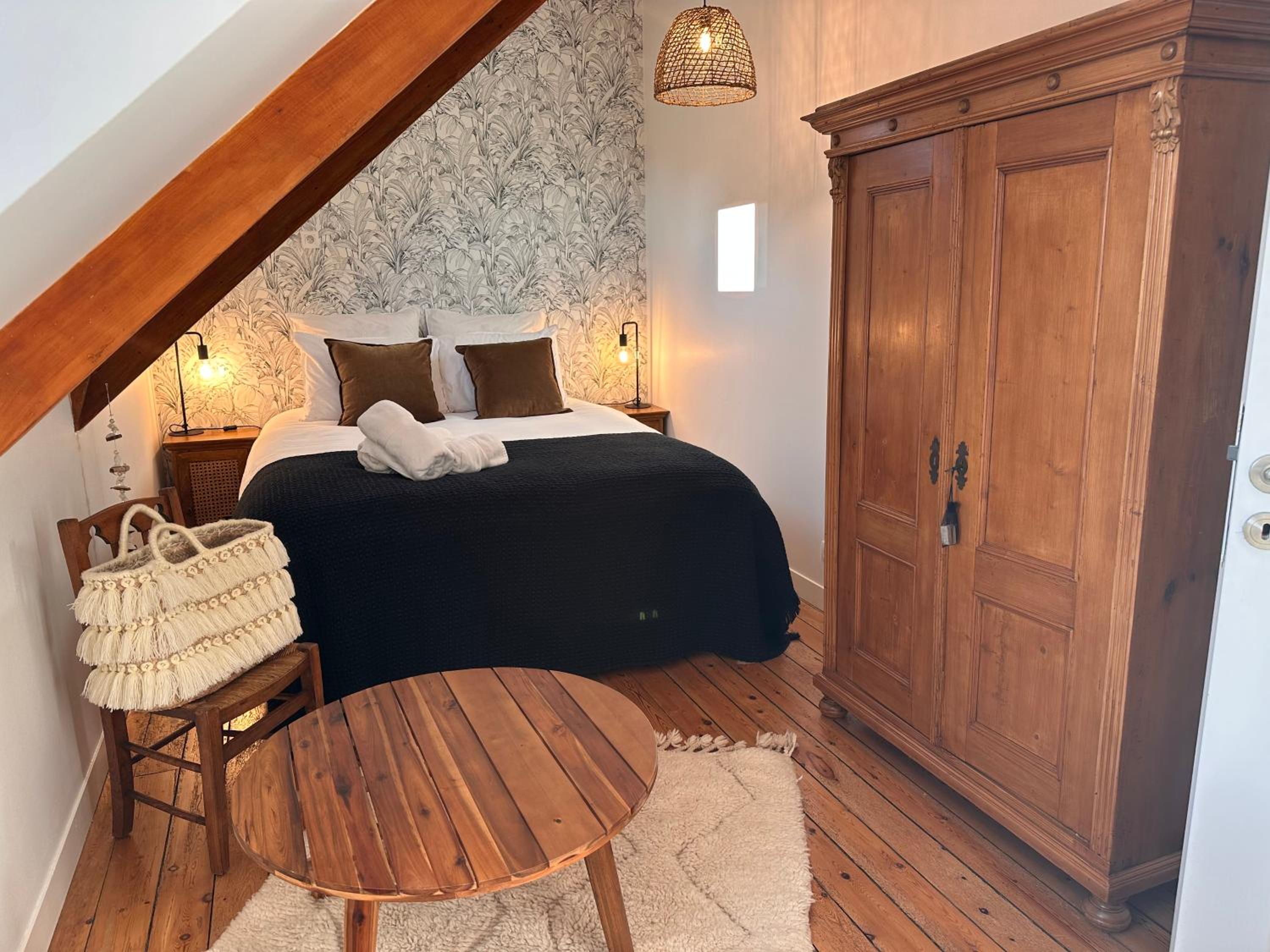 Les Libellules Appartement avec baignoire spa à Dinan Lanvallay