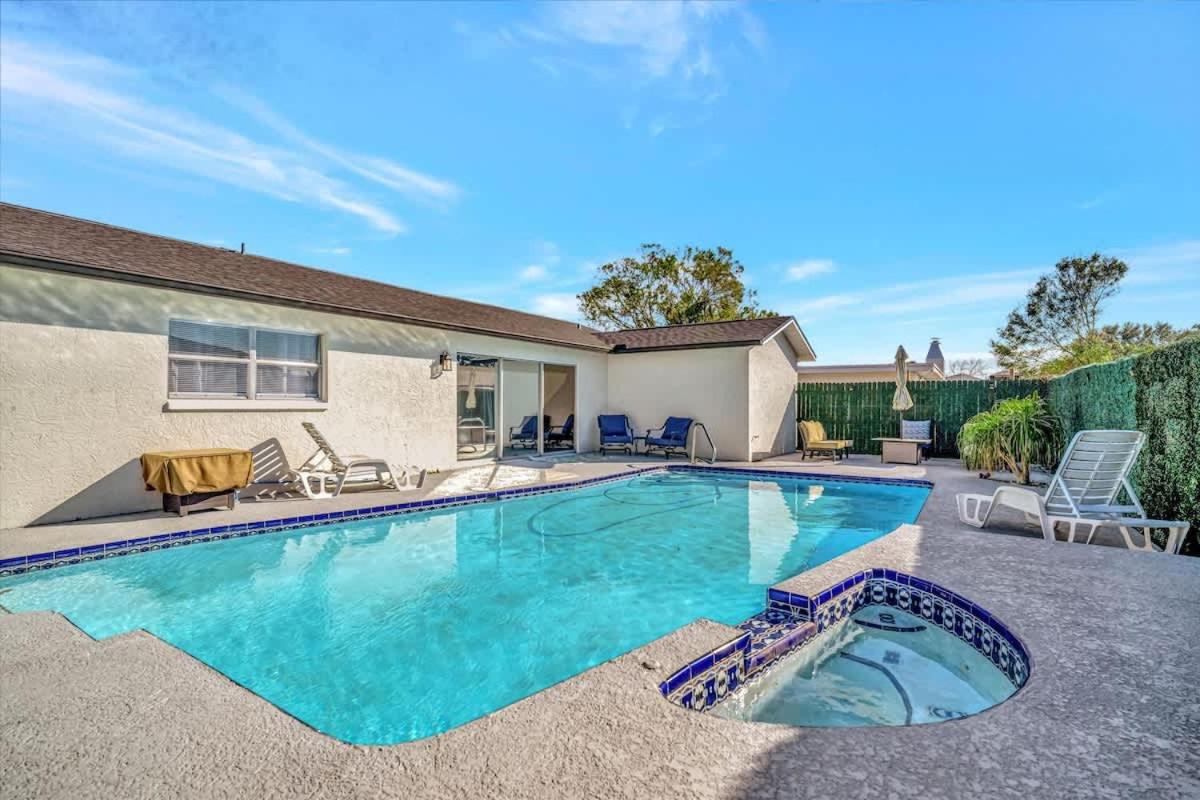 Heated Pool 3b&2b home