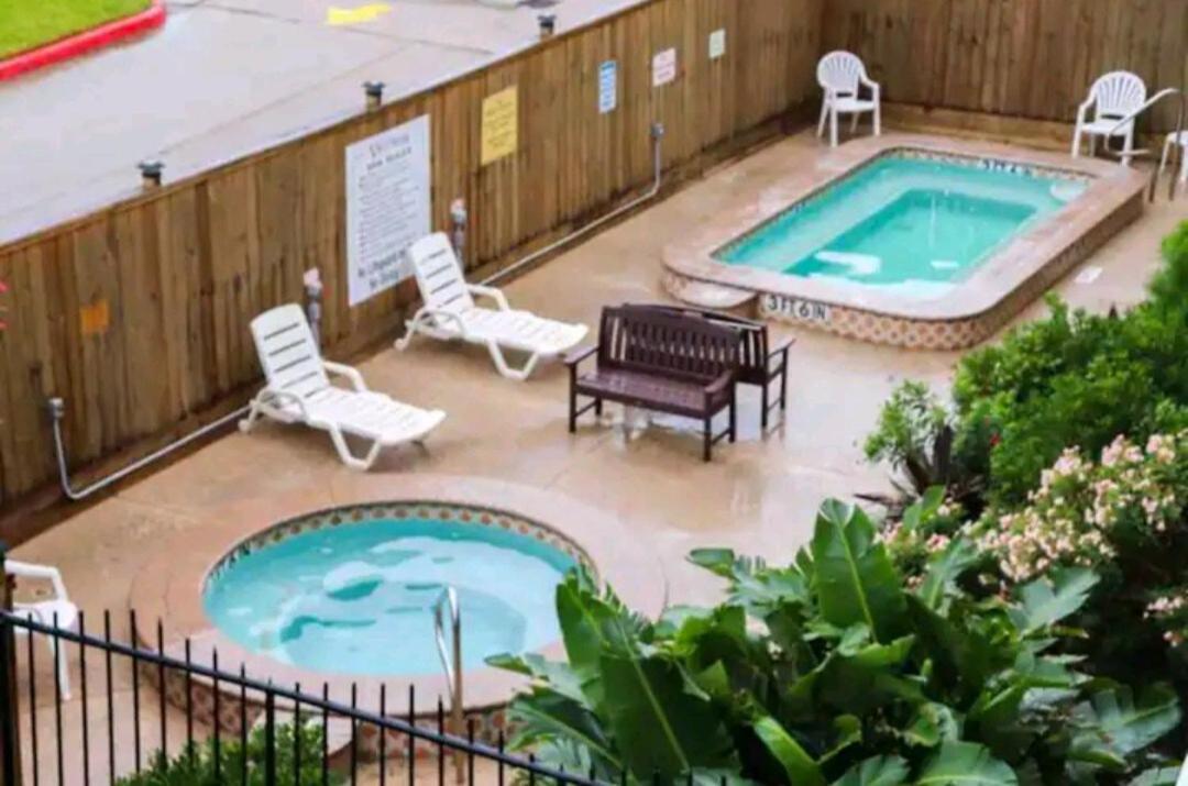Ocean Front Condo - 3 Bdrms - Hot Tubs - 2 Pools - Gym - Tennis ct - Shoreline Stays