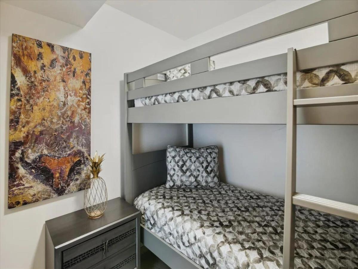 Ocean Front Condo - 3 Bdrms - Hot Tubs - 2 Pools - Gym - Tennis ct - Shoreline Stays