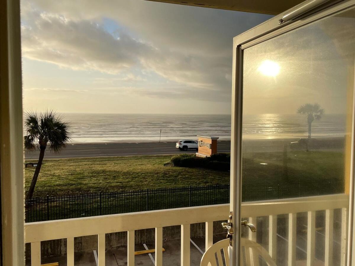 Ocean Front Condo - 3 Bdrms - Hot Tubs - 2 Pools - Gym - Tennis ct - Shoreline Stays