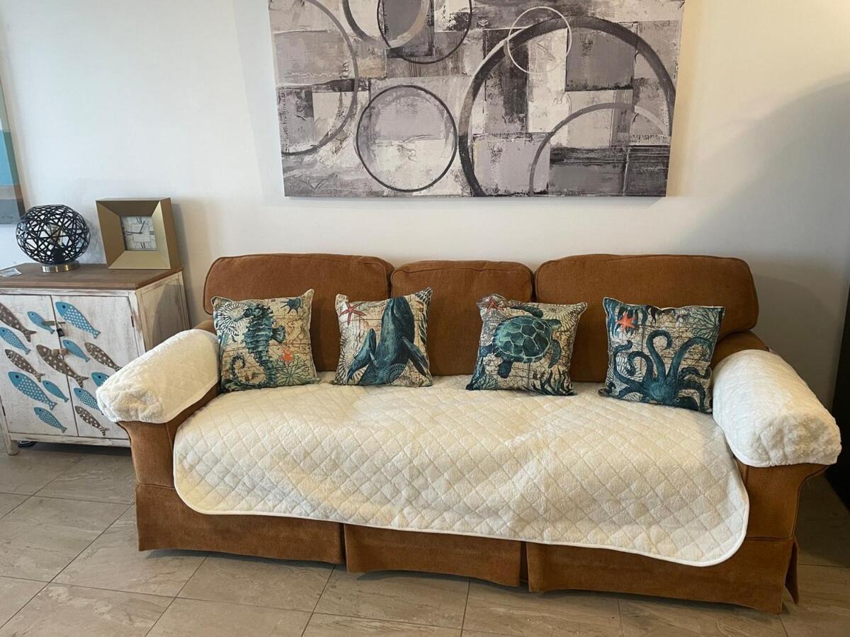 Ocean Front Condo - 3 Bdrms - Hot Tubs - 2 Pools - Gym - Tennis ct - Shoreline Stays