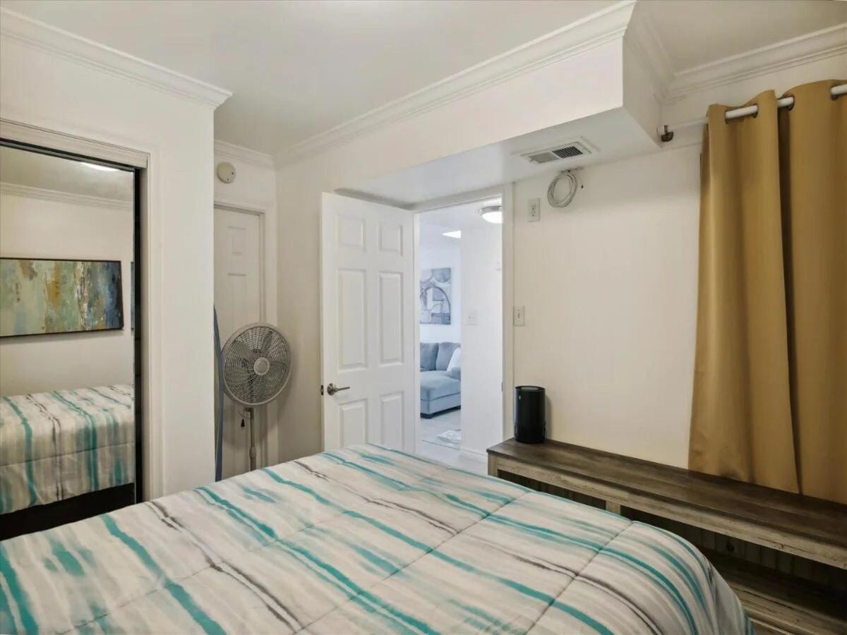 Ocean Front Condo - 3 Bdrms - Hot Tubs - 2 Pools - Gym - Tennis ct - Shoreline Stays