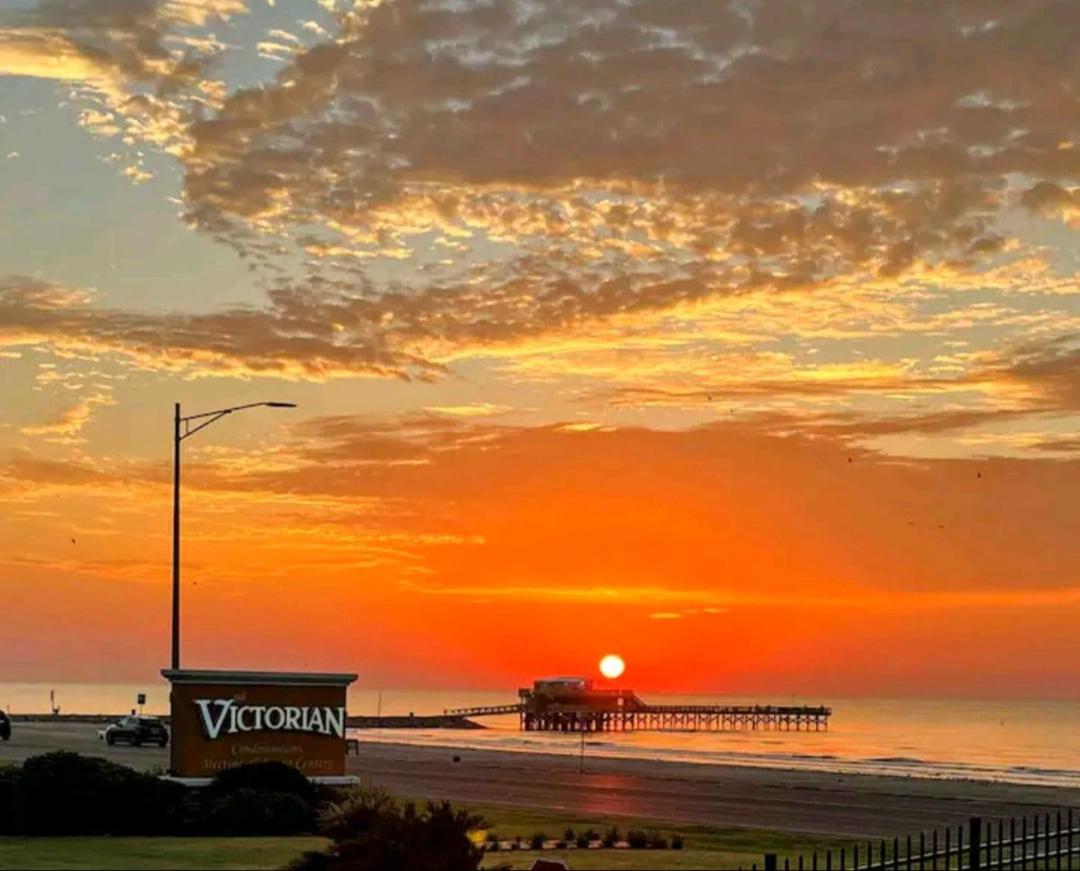 Ocean Front Condo - 3 Bdrms - Hot Tubs - 2 Pools - Gym - Tennis ct - Shoreline Stays