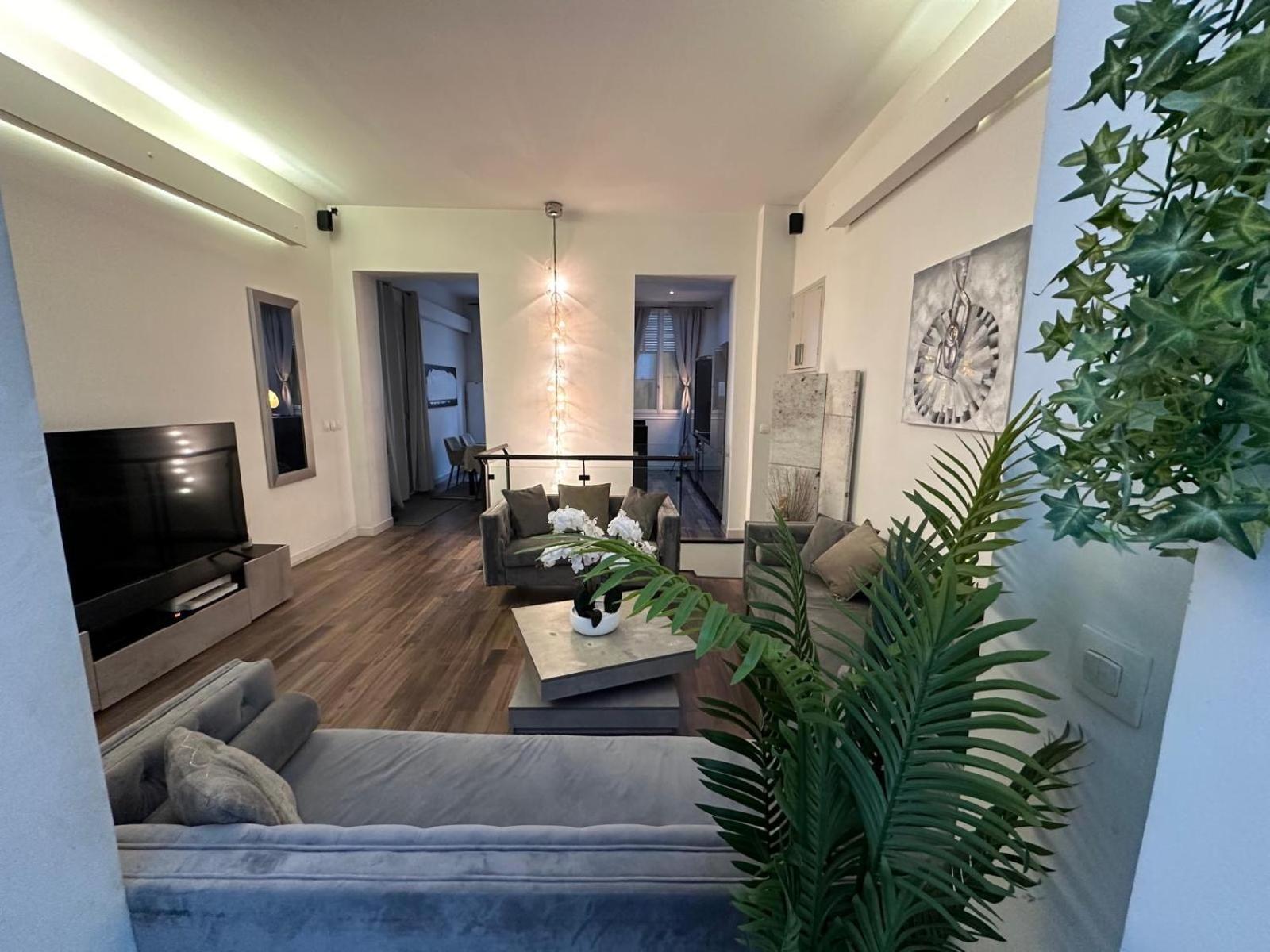 Les Champs Elysées-125m2 Modern and Spacious
