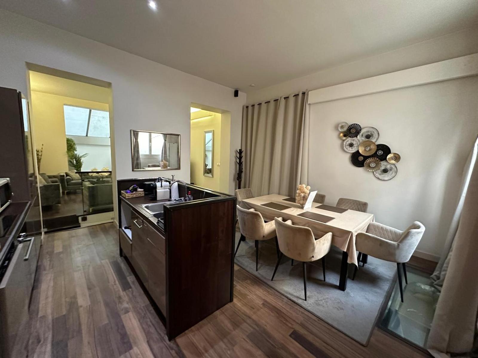 Les Champs Elysées-125m2 Modern and Spacious