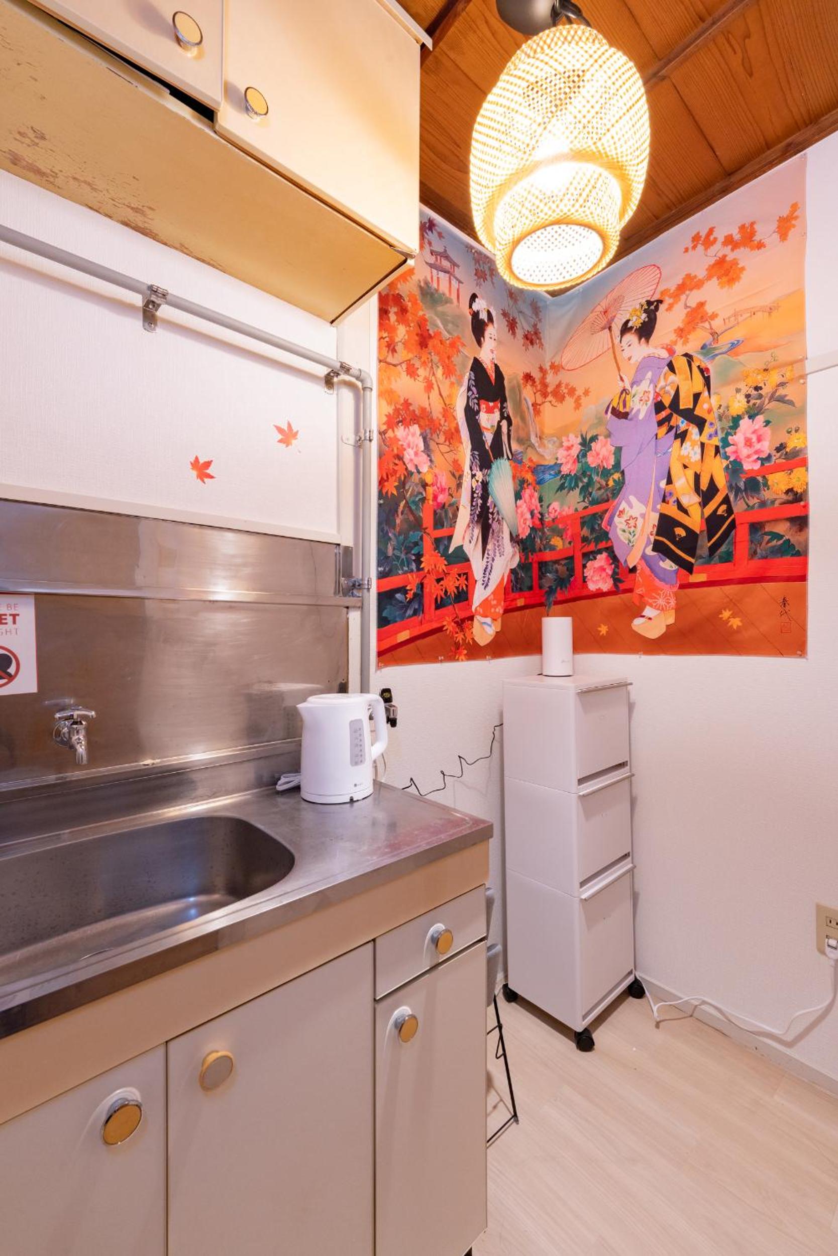 LEON RESORT HOTEL B 4rooms MAX14people 6min Shinjuku 11min Shibuya 12min walk Ikebukuro LEON RESORT IKEBUKURO traditional Japanese room 池袋 最大14名