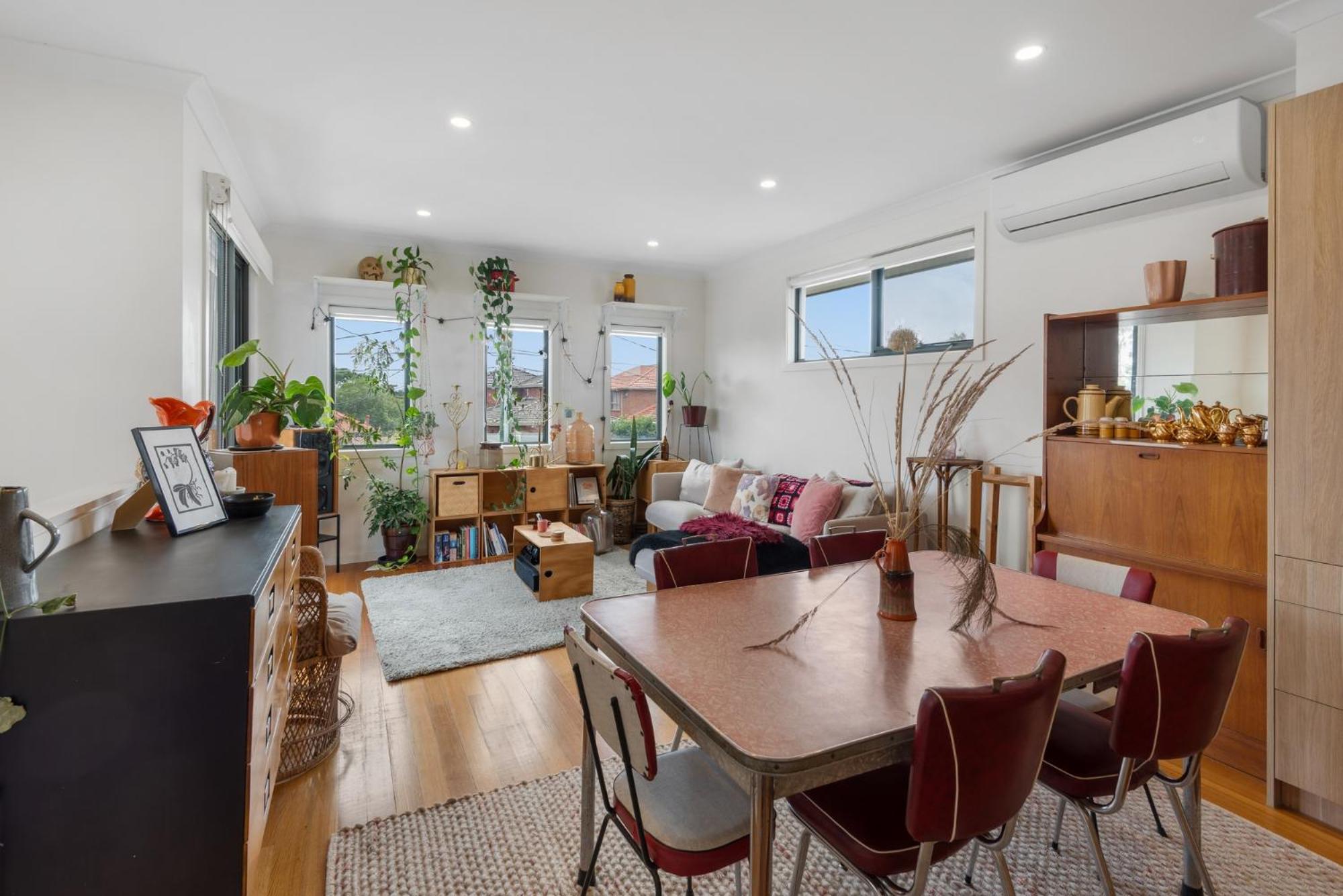 Charming Retro Townhouse in Vibrant Coburg