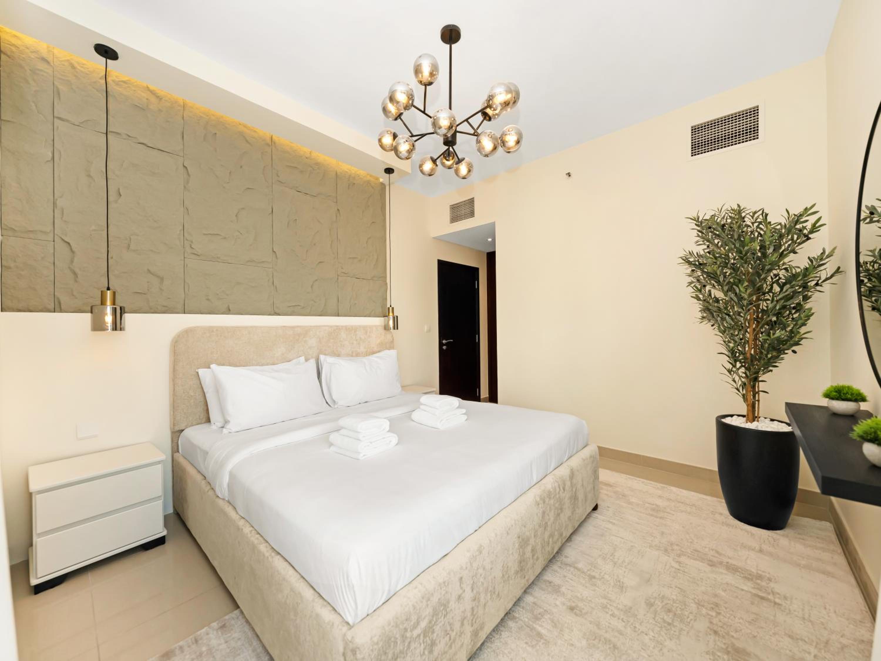 Royal Vista - Luxury 2BR Apartment at 29 Boulevard Tower - Downtown