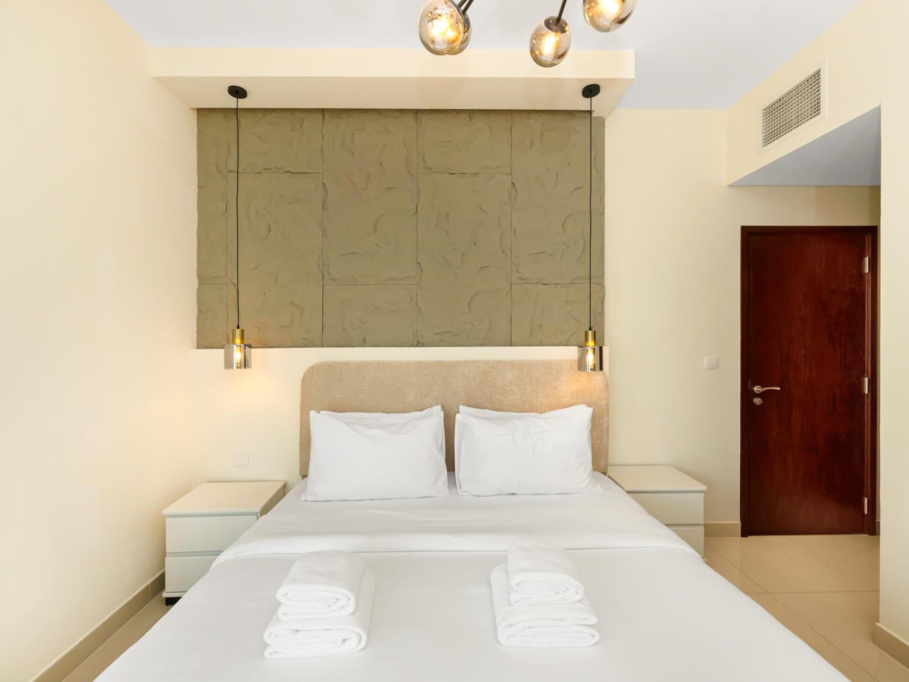 Royal Vista - Luxury 2BR Apartment at 29 Boulevard Tower - Downtown