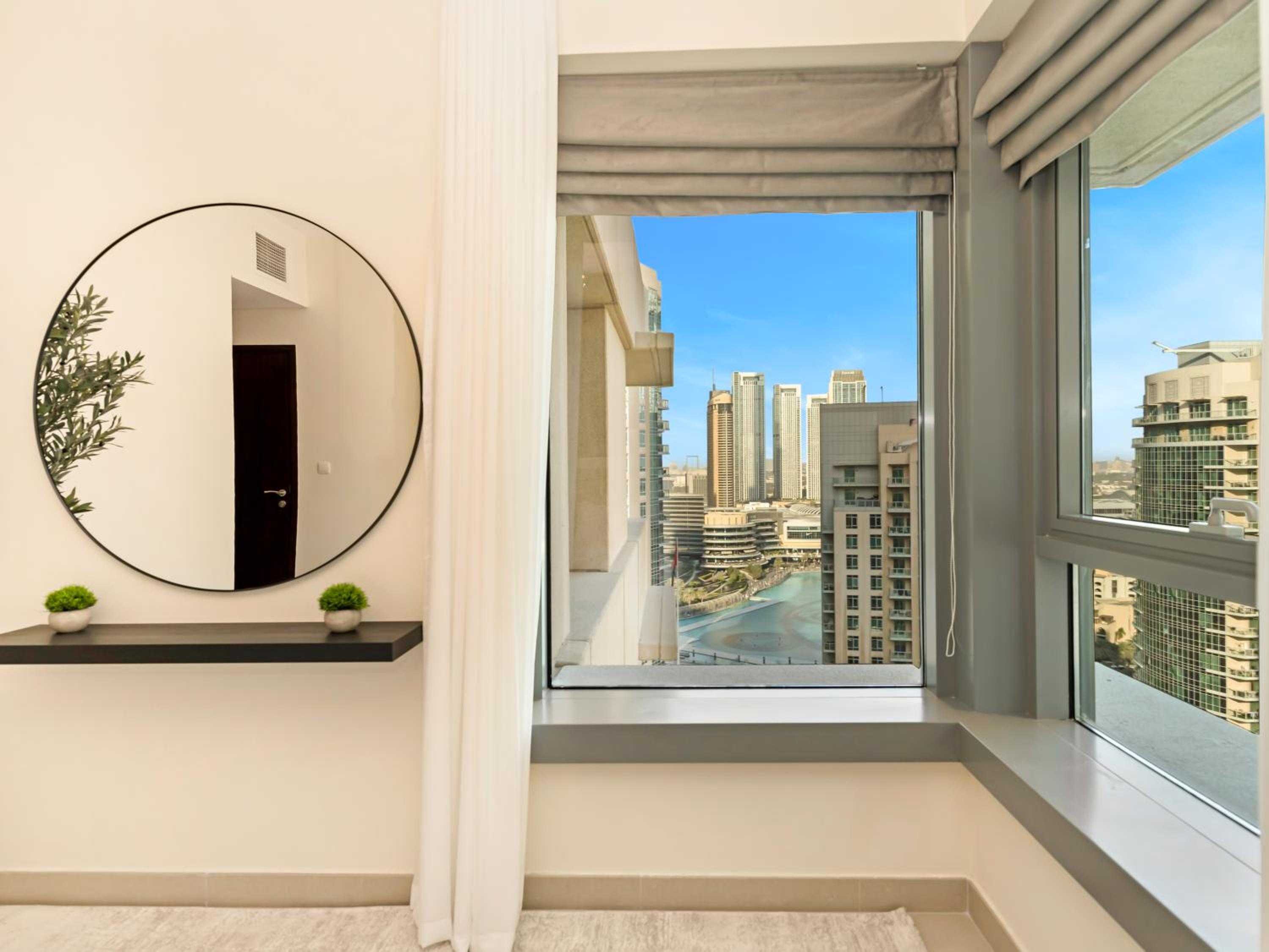 Royal Vista - Luxury 2BR Apartment at 29 Boulevard Tower - Downtown