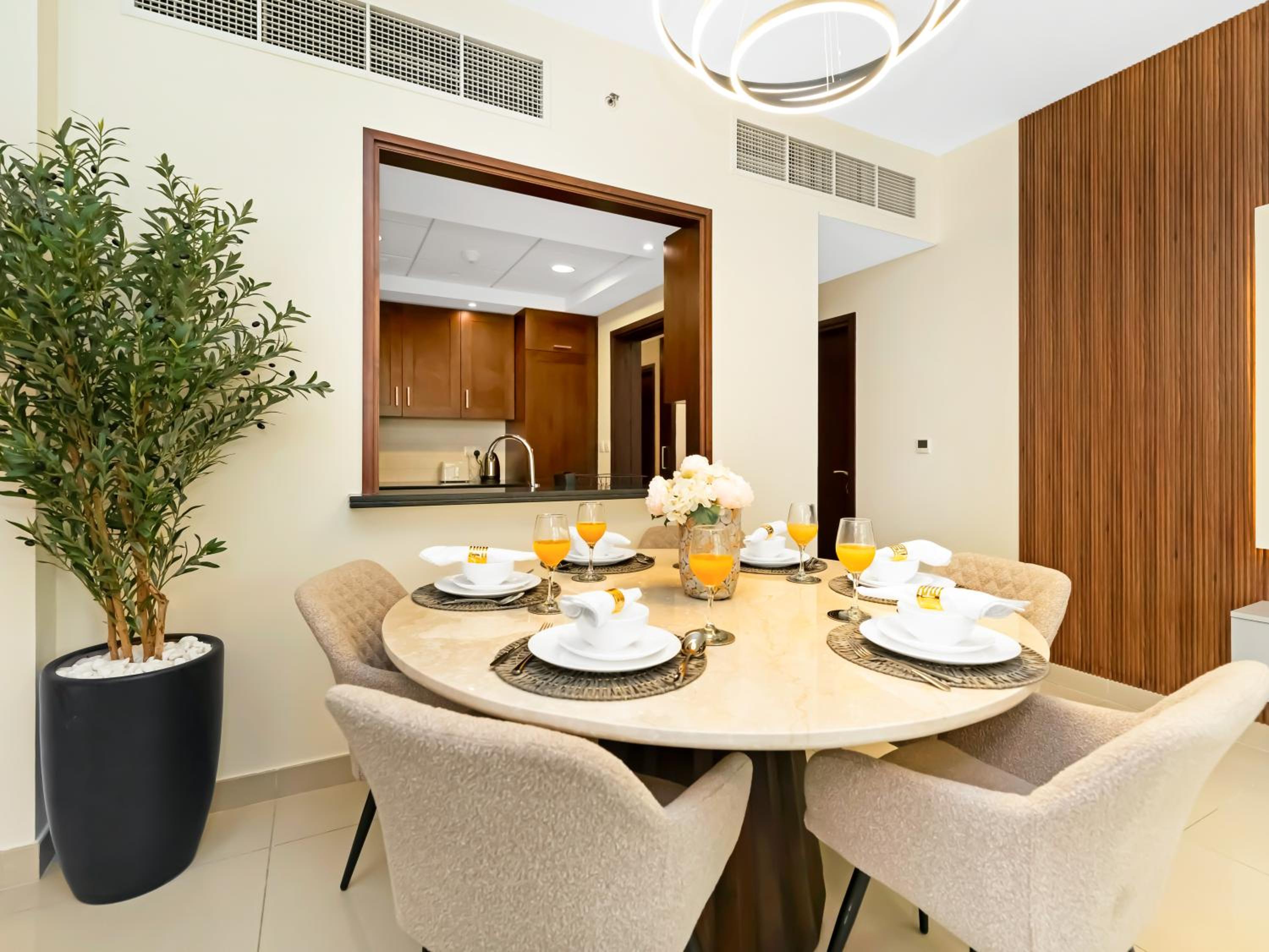 Royal Vista - Luxury 2BR Apartment at 29 Boulevard Tower - Downtown