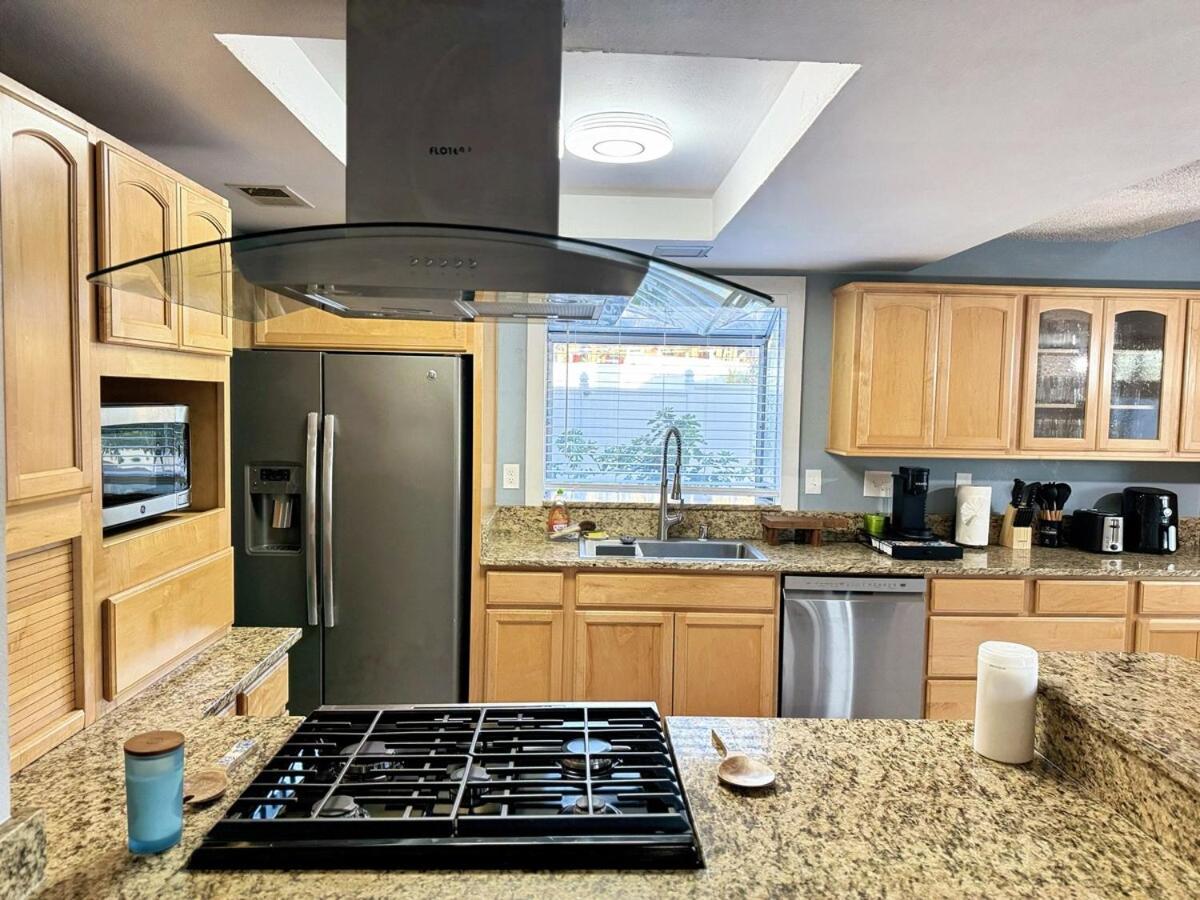 Modern & Spacious Family and Friend 4B3B House