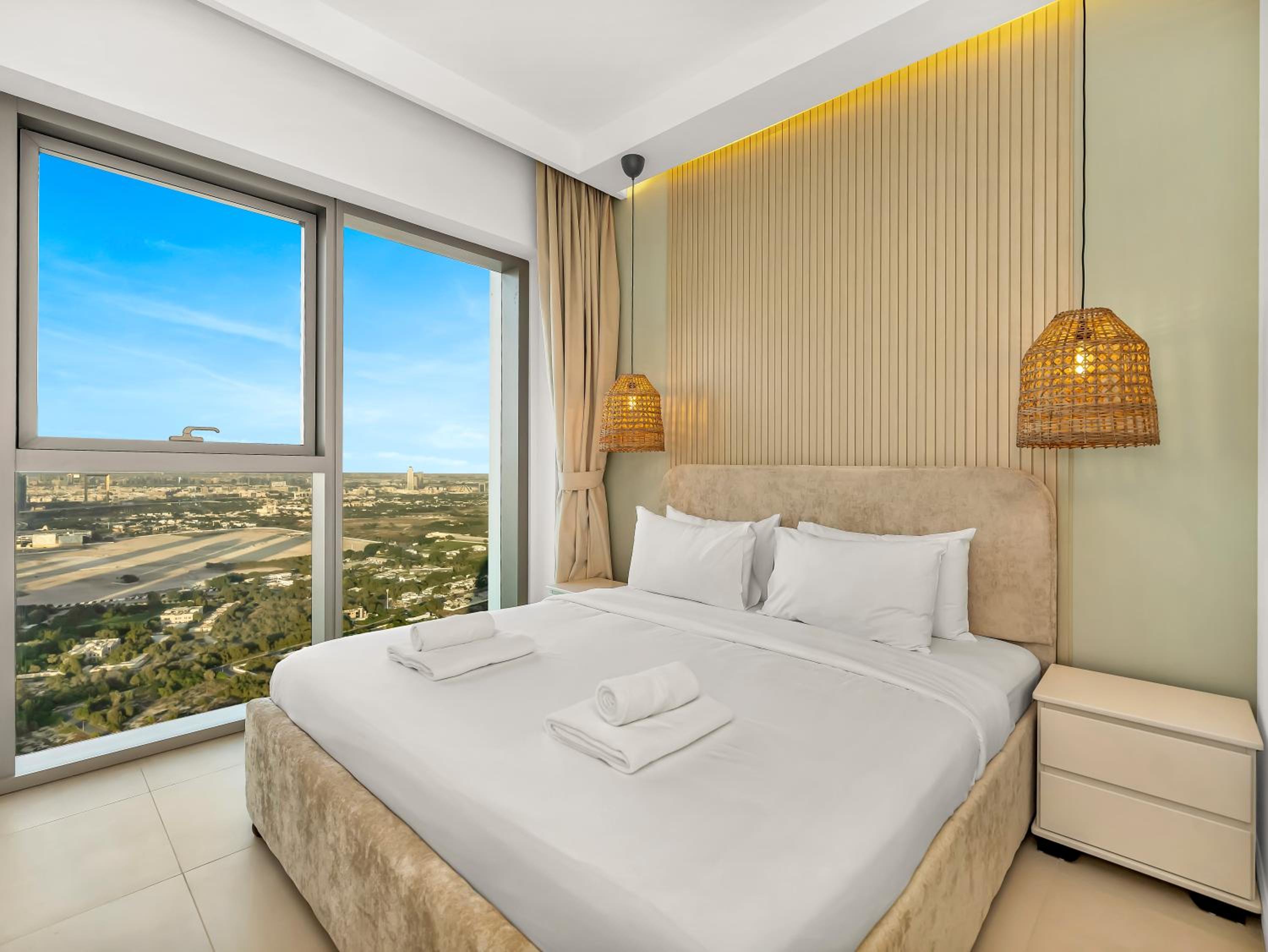 Royal Vista - Luxury 2BR Apartment at Downtown Views II - Downtown