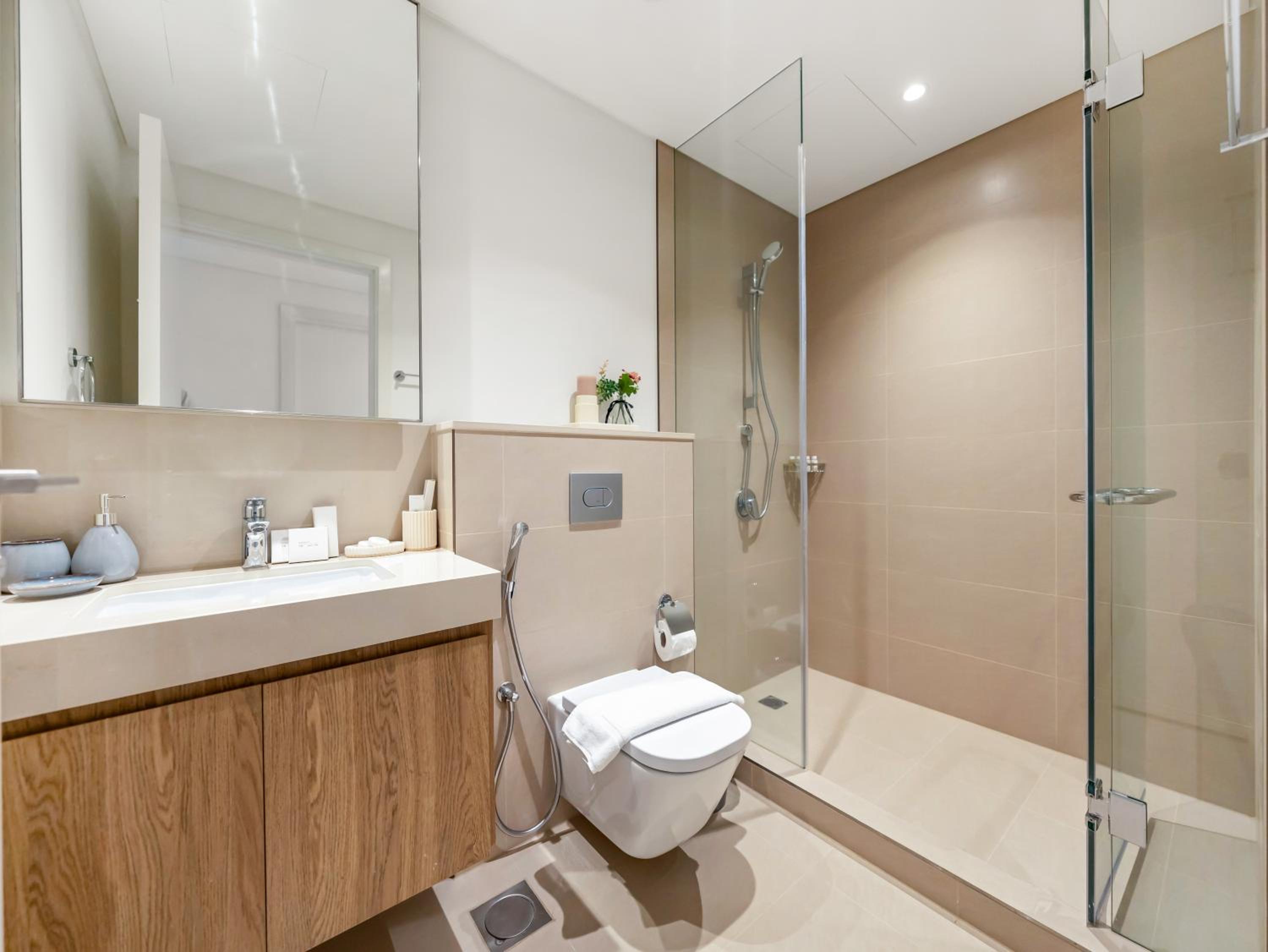 Royal Vista - Luxury 2BR Apartment at Downtown Views II - Downtown