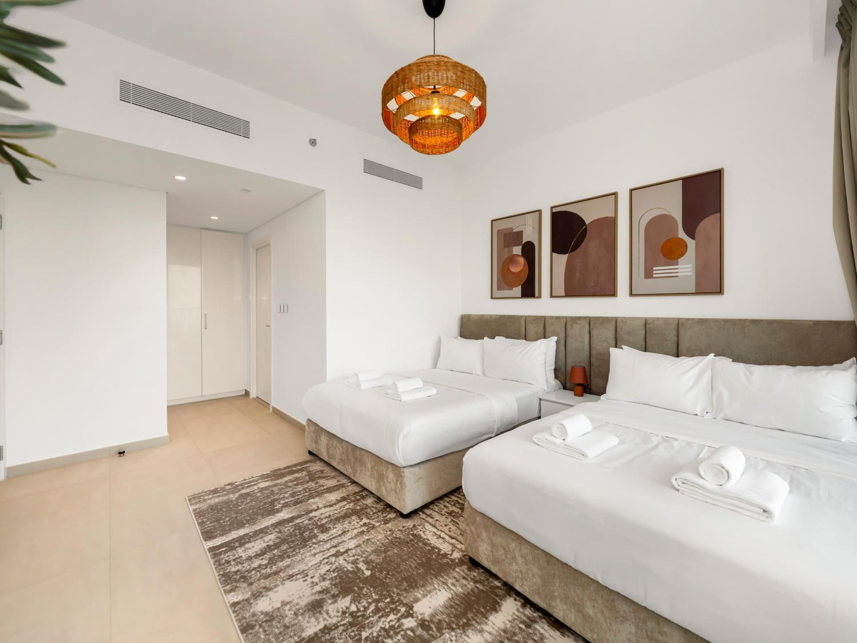 Royal Vista - Luxury 2BR Apartment at Downtown Views II - Downtown