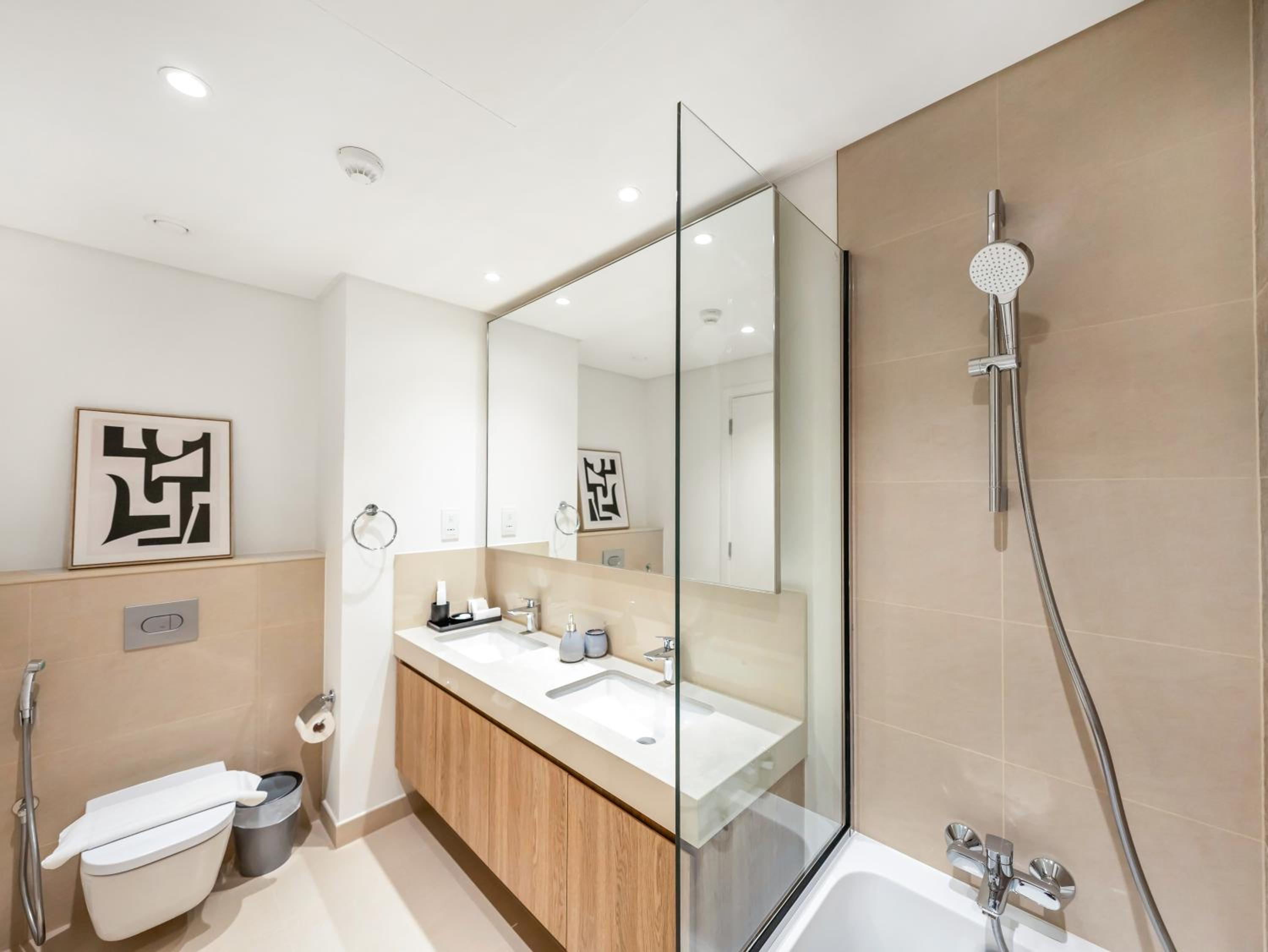 Royal Vista - Luxury 2BR Apartment at Downtown Views II - Downtown