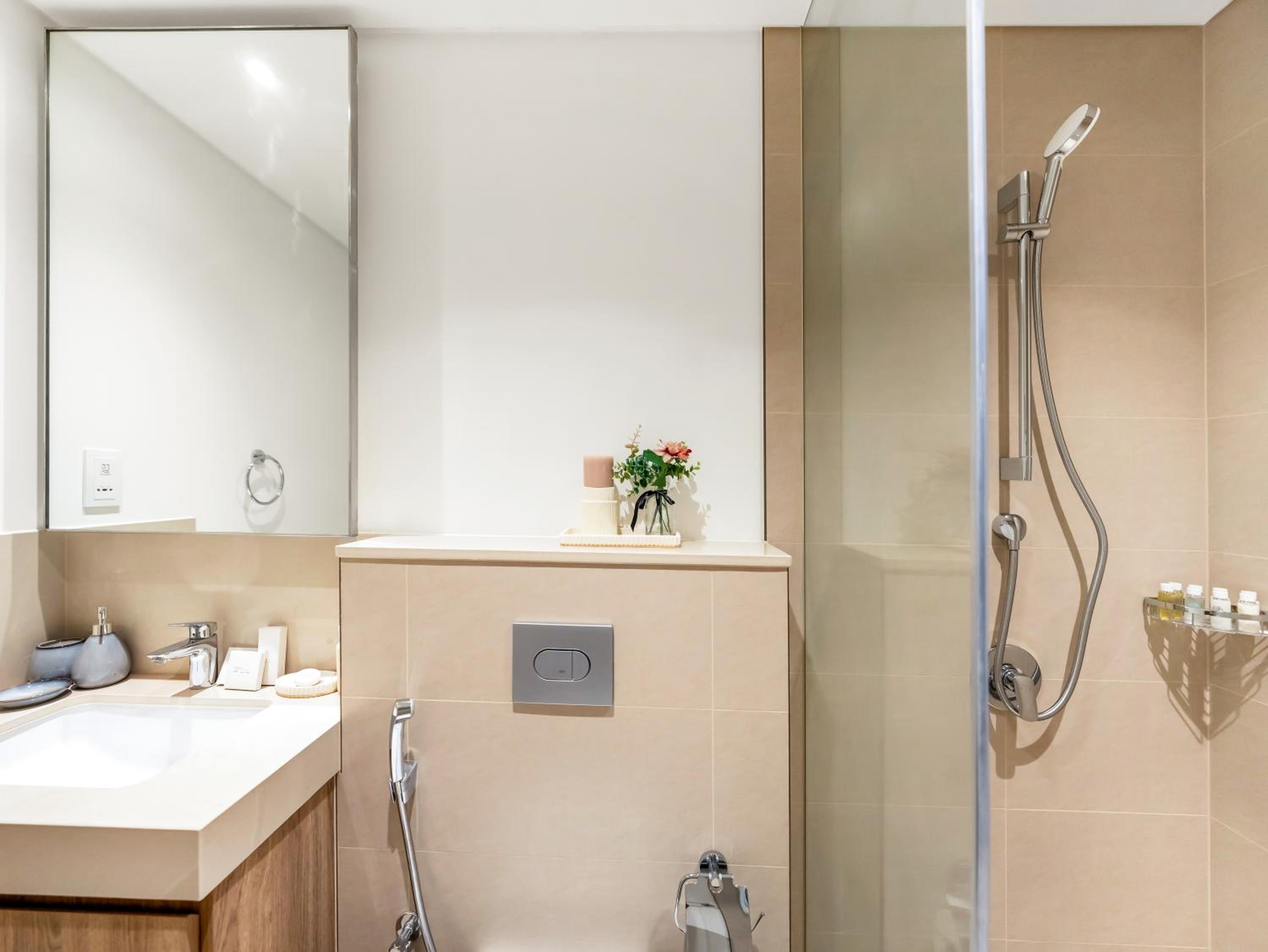 Royal Vista - Luxury 2BR Apartment at Downtown Views II - Downtown