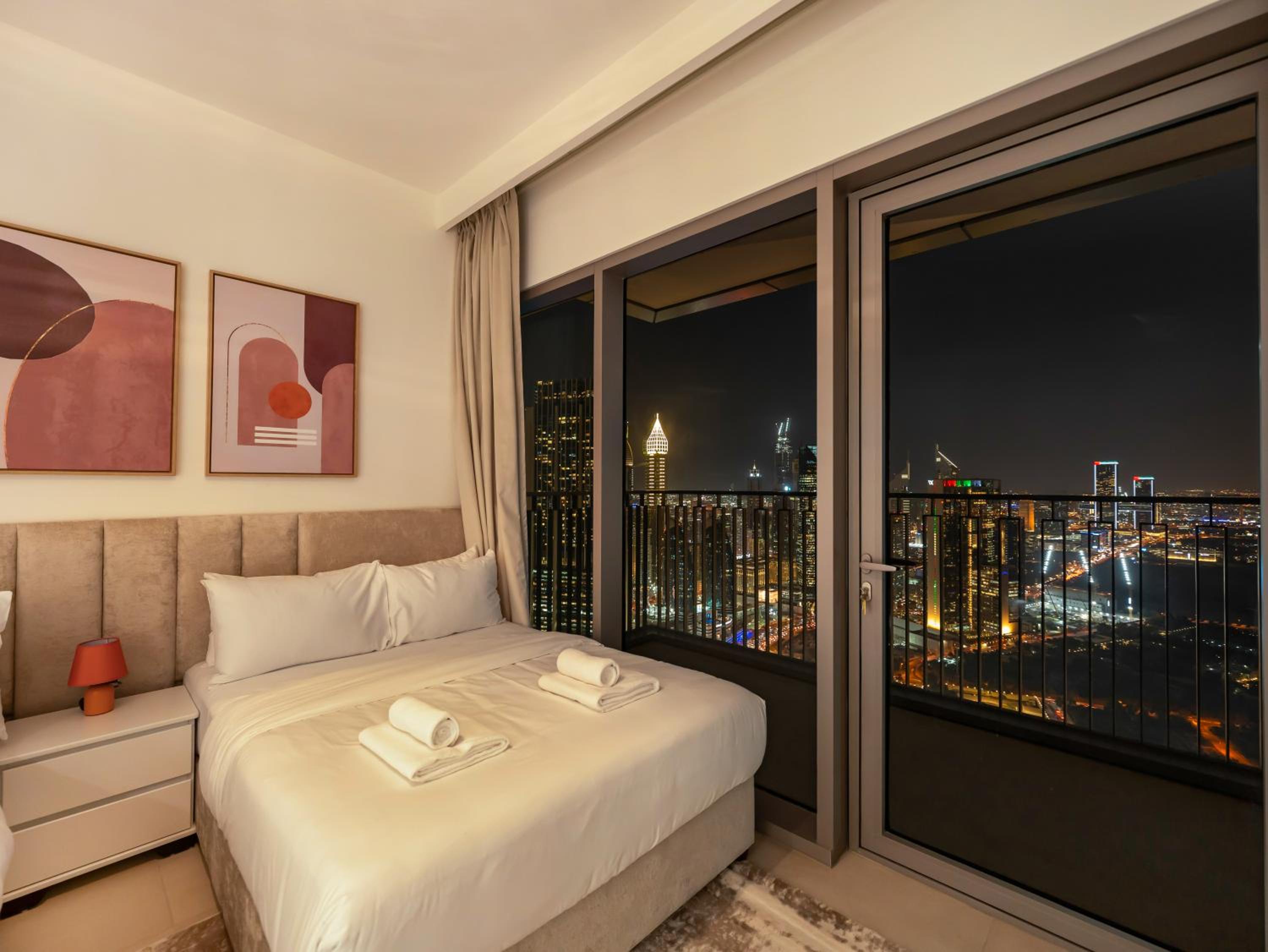 Royal Vista - Luxury 2BR Apartment at Downtown Views II - Downtown