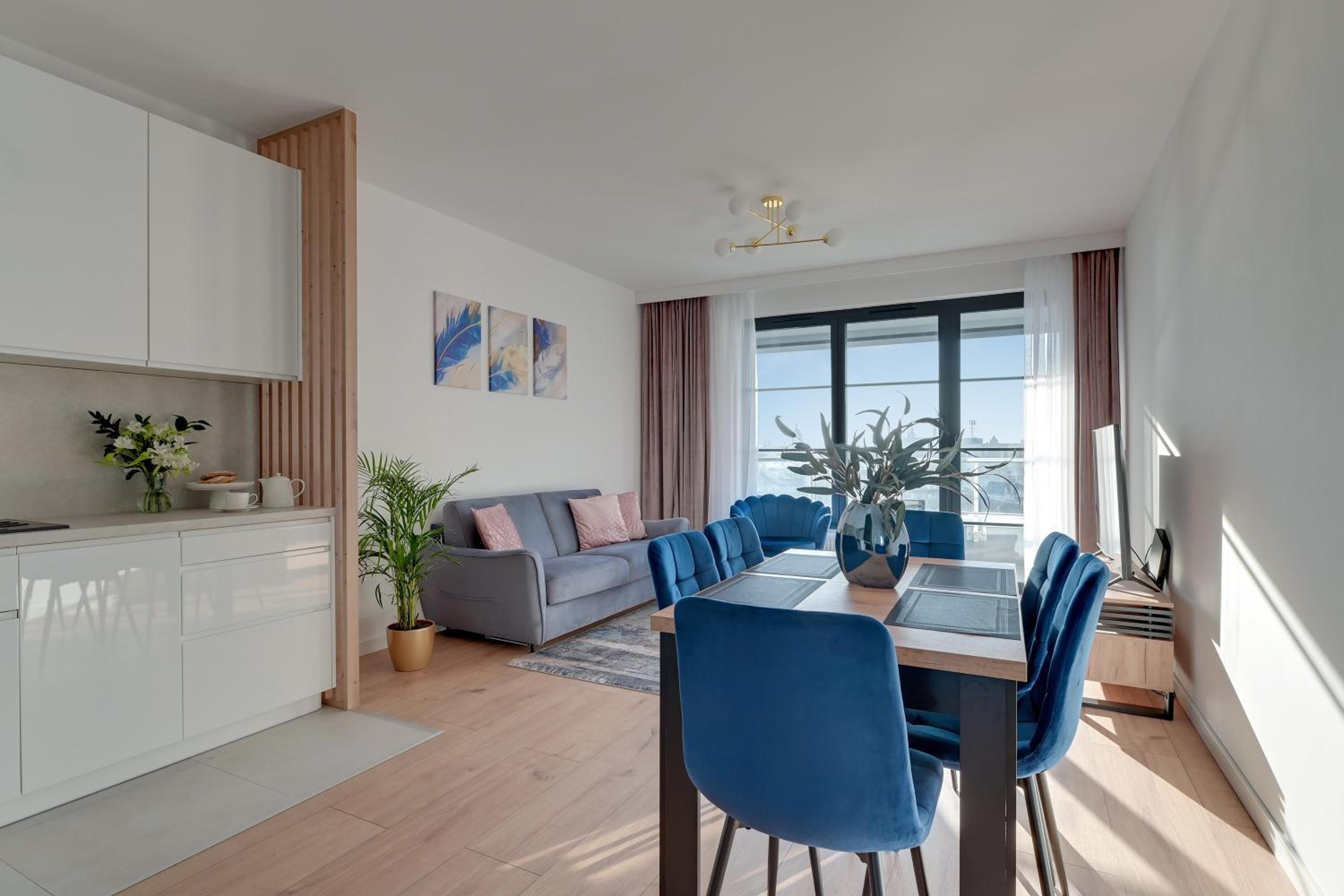 DOKI Living - Foodhall & Parking by Downtown Apartments