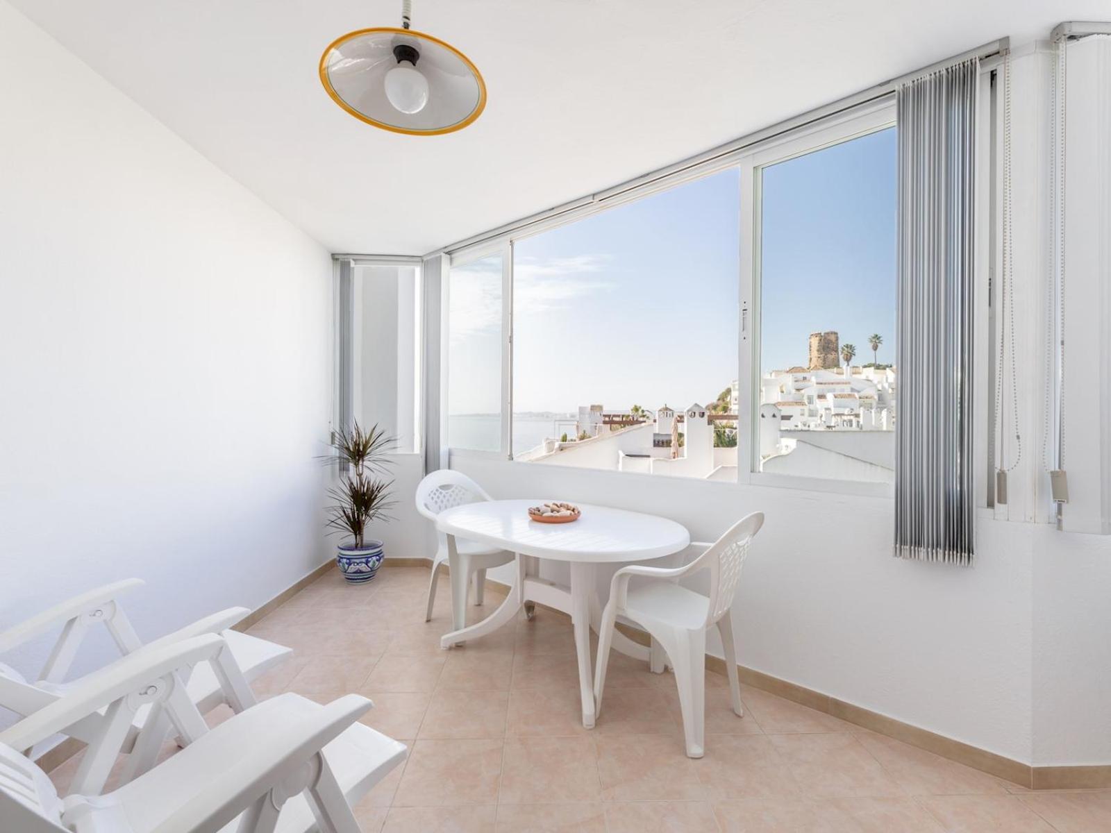 Pass the Keys Sunny Ocean Front Apartment