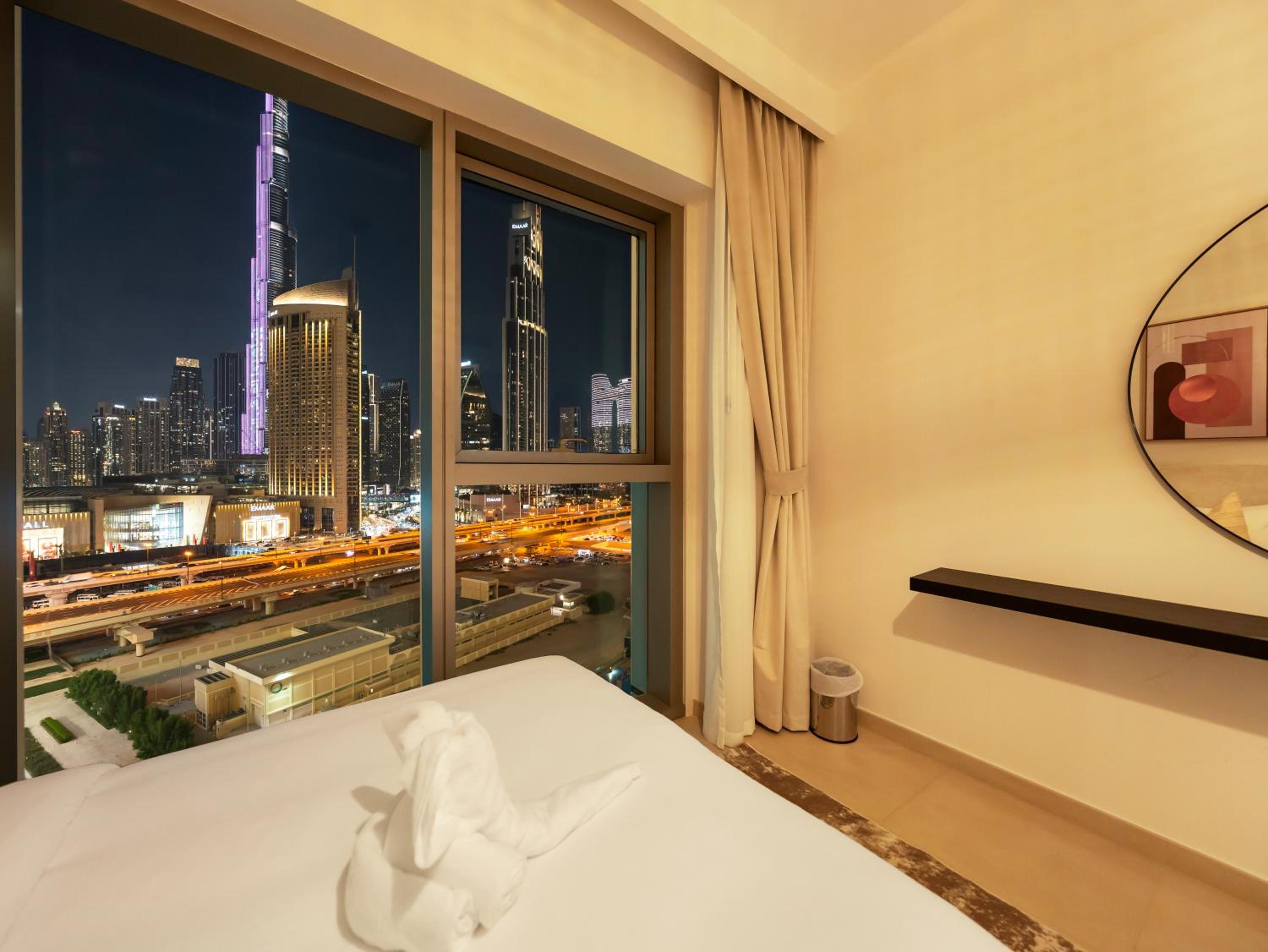 Royal Vista - Luxury 2BR Apartment at Downtown Views II - Downtown