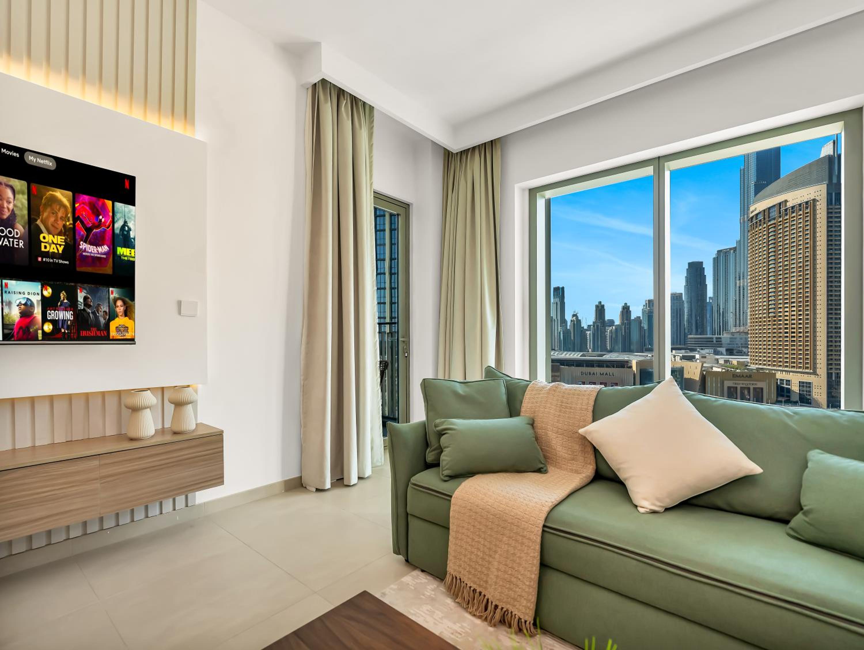 Royal Vista - Luxury 2BR Apartment at Downtown Views II - Downtown