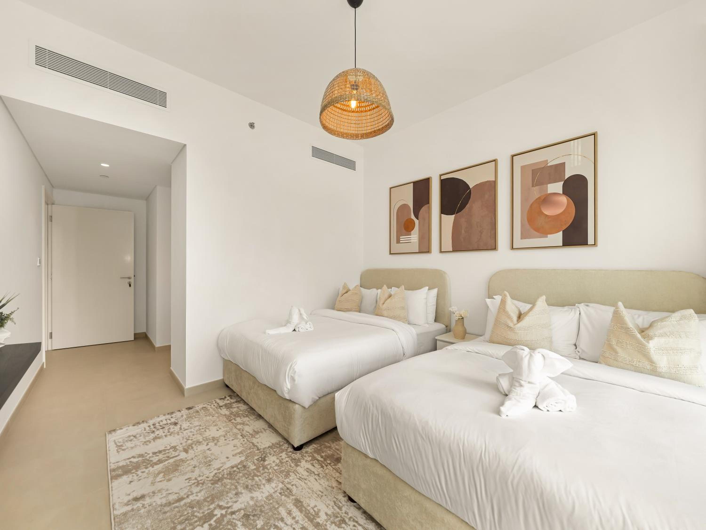 Royal Vista - Luxury 2BR Apartment at Downtown Views II - Downtown