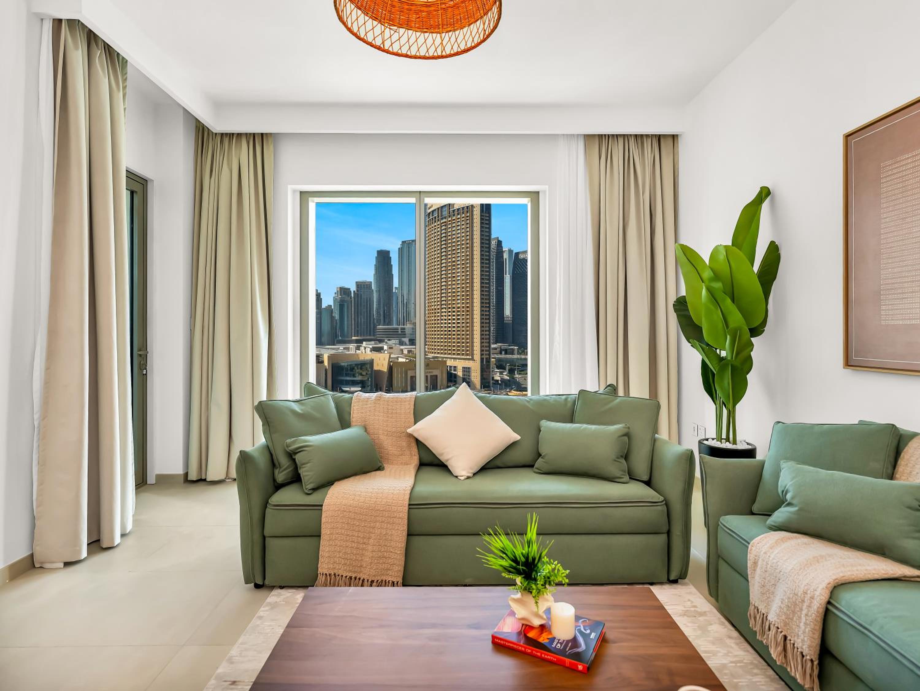 Royal Vista - Luxury 2BR Apartment at Downtown Views II - Downtown