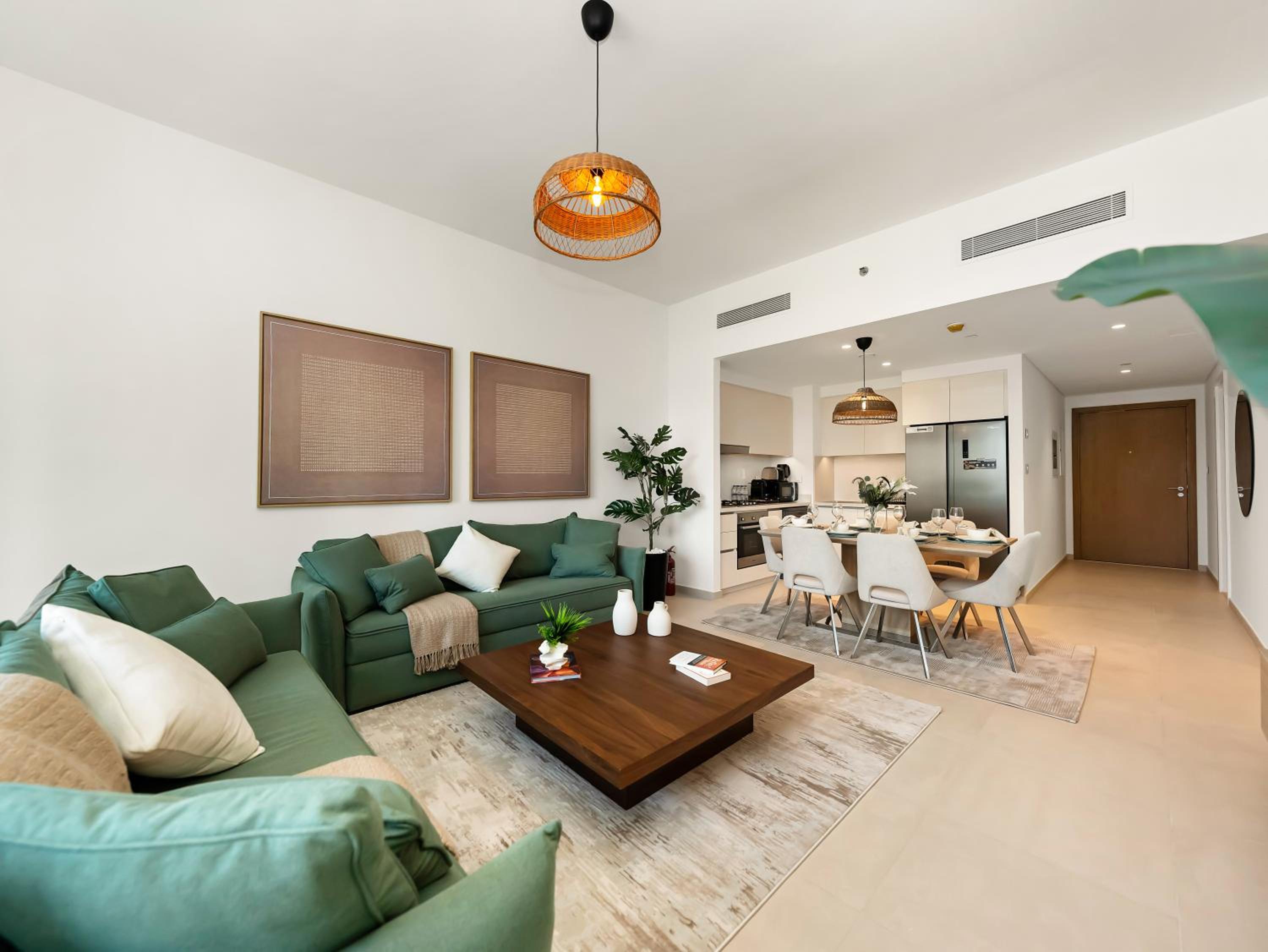 Royal Vista - Luxury 2BR Apartment at Downtown Views II - Downtown