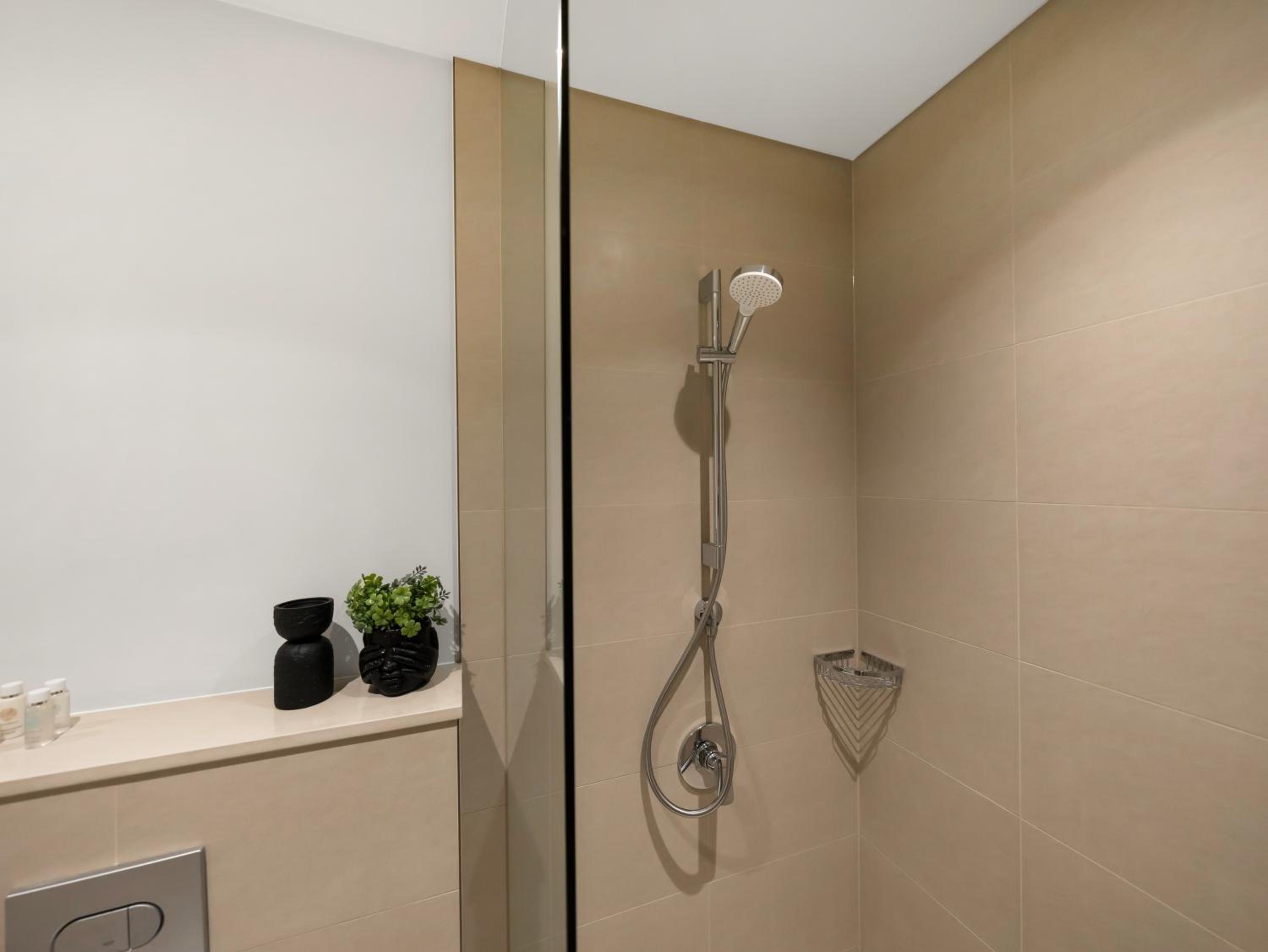 Royal Vista - Luxury 2BR Apartment at Downtown Views II - Downtown
