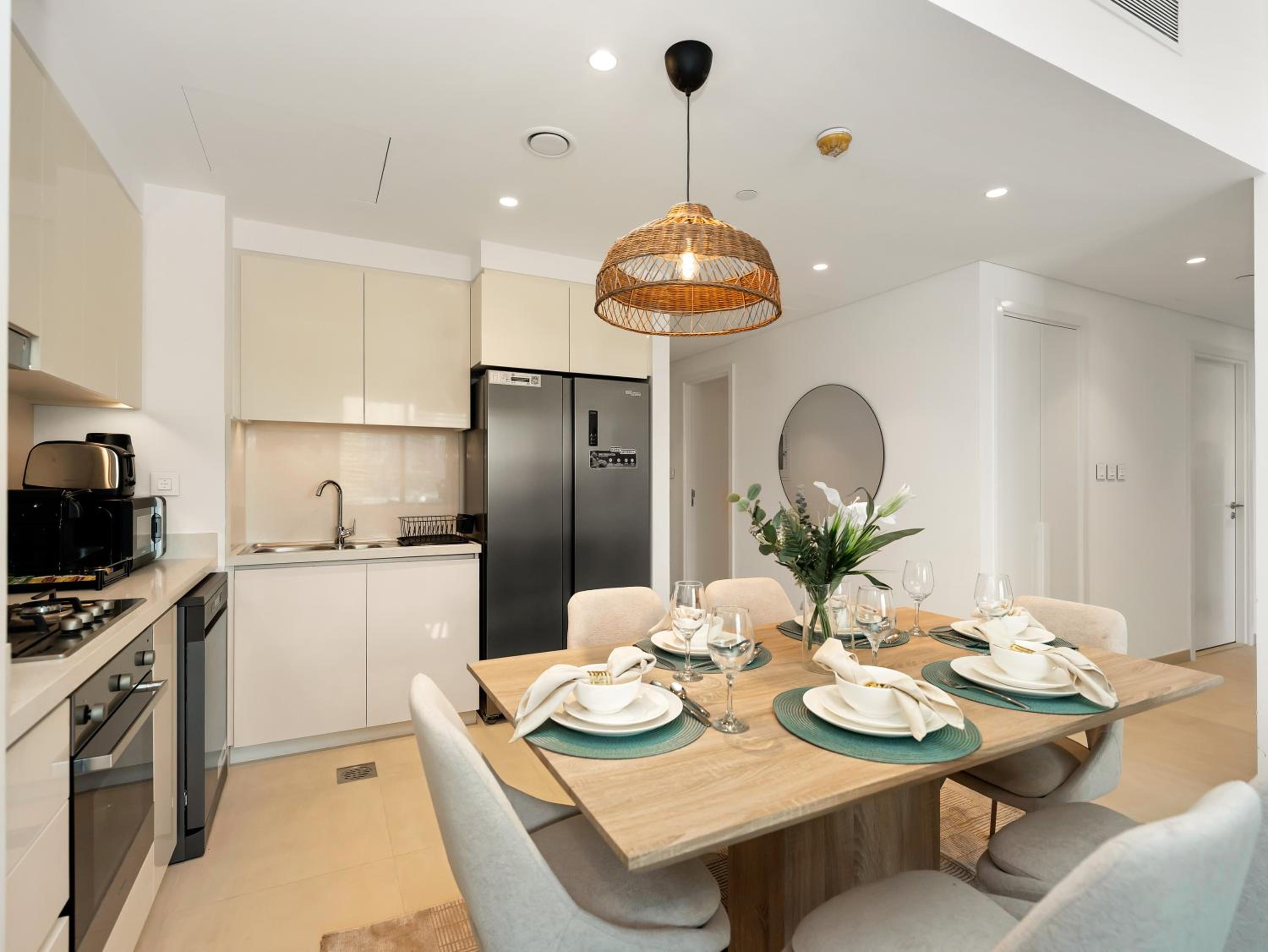 Royal Vista - Luxury 2BR Apartment at Downtown Views II - Downtown