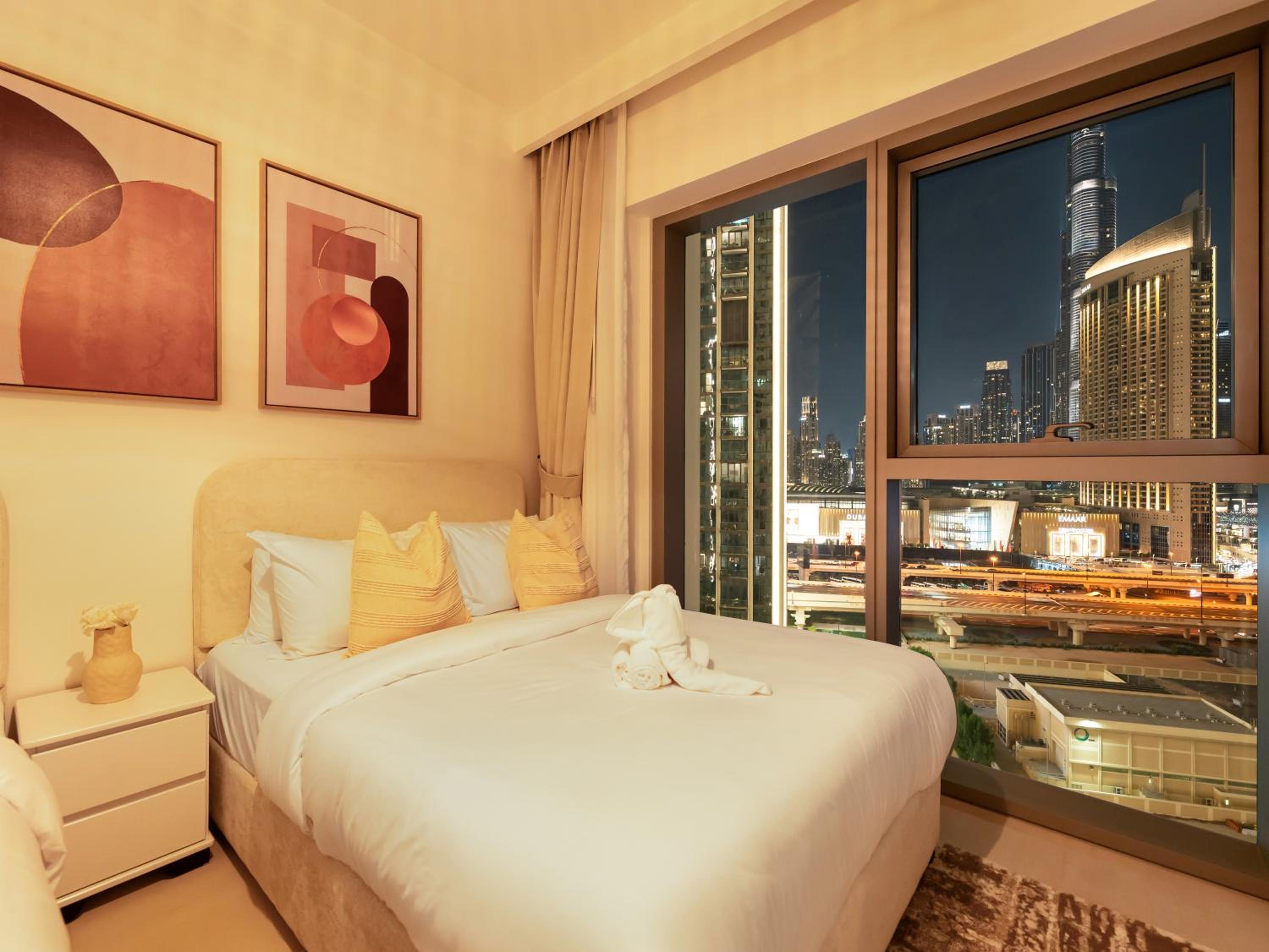 Royal Vista - Luxury 2BR Apartment at Downtown Views II - Downtown