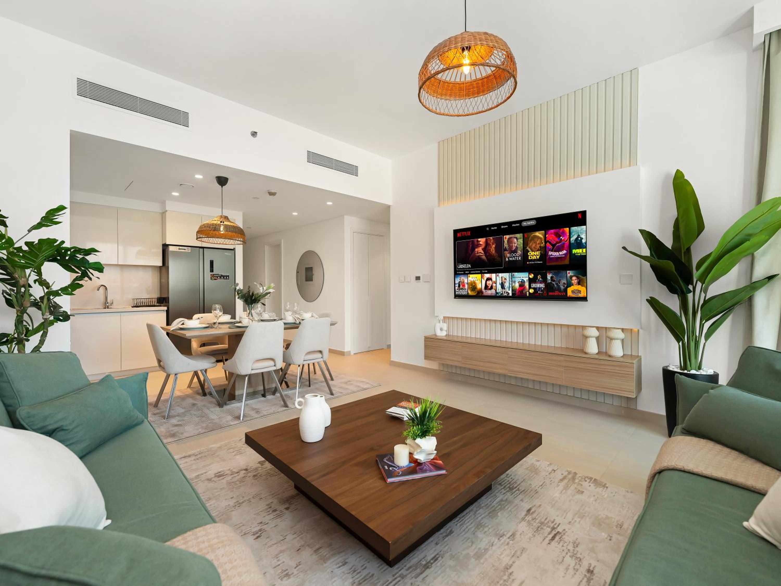 Royal Vista - Luxury 2BR Apartment at Downtown Views II - Downtown