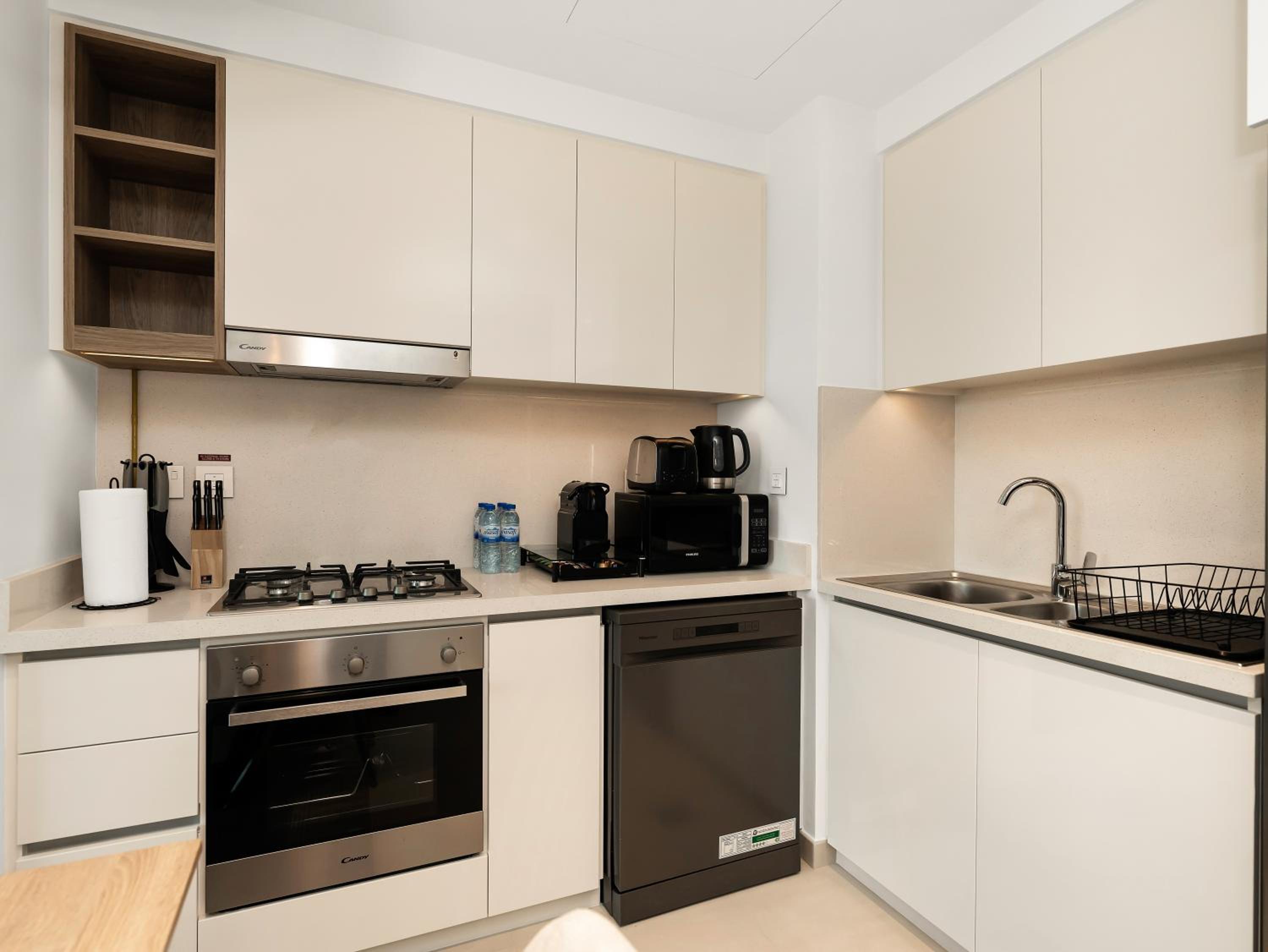 Royal Vista - Luxury 2BR Apartment at Downtown Views II - Downtown