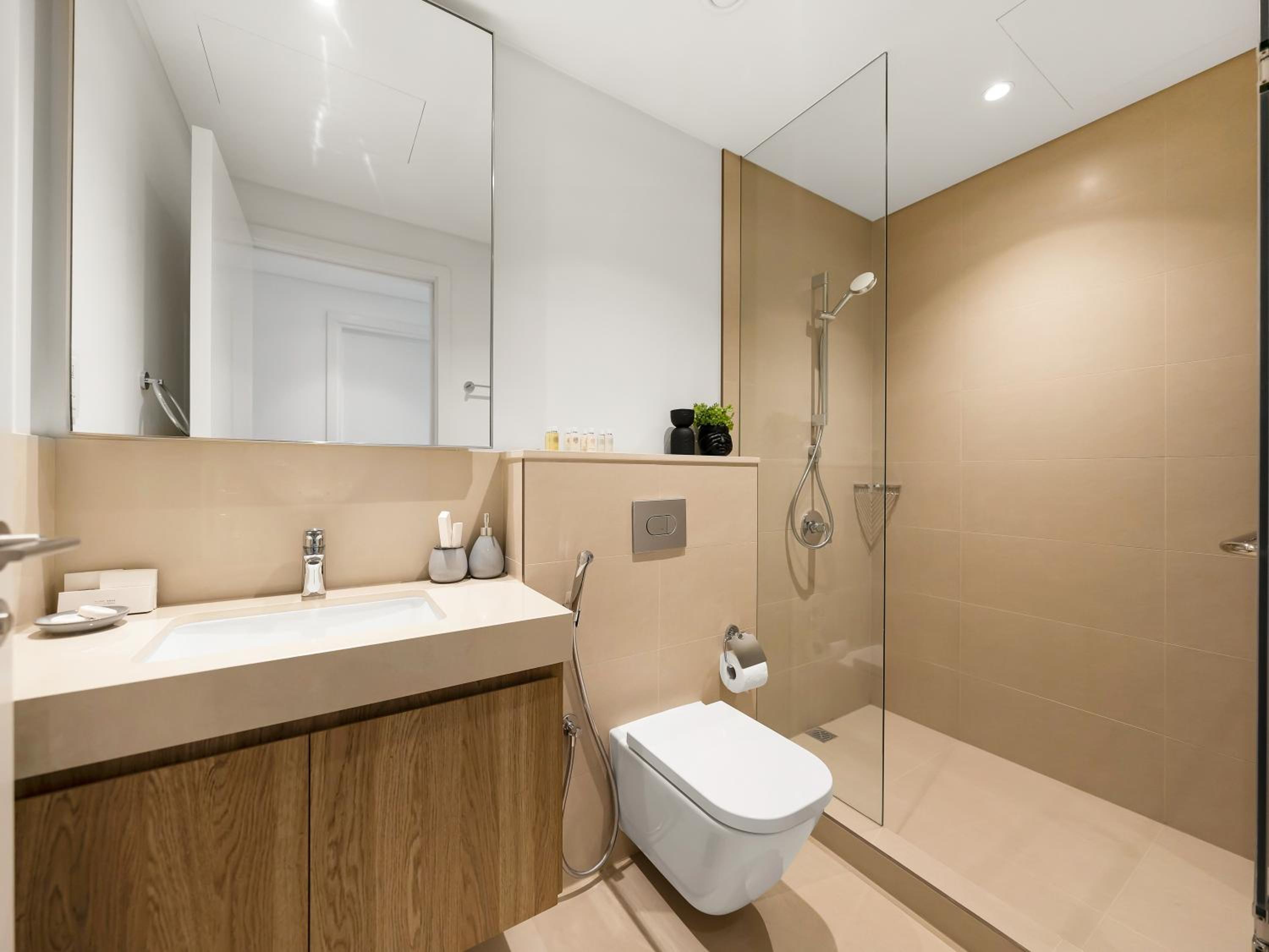 Royal Vista - Luxury 2BR Apartment at Downtown Views II - Downtown