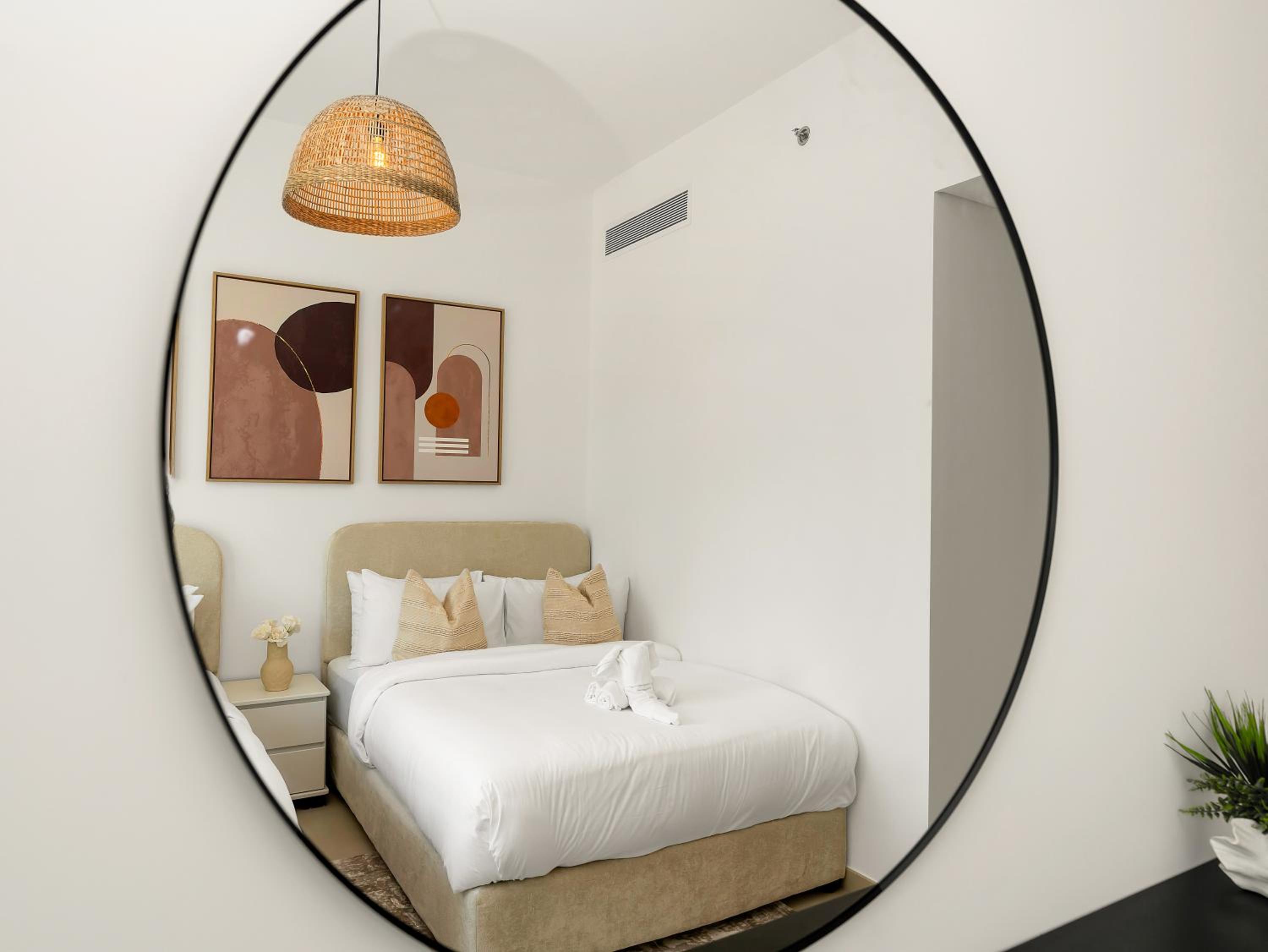 Royal Vista - Luxury 2BR Apartment at Downtown Views II - Downtown