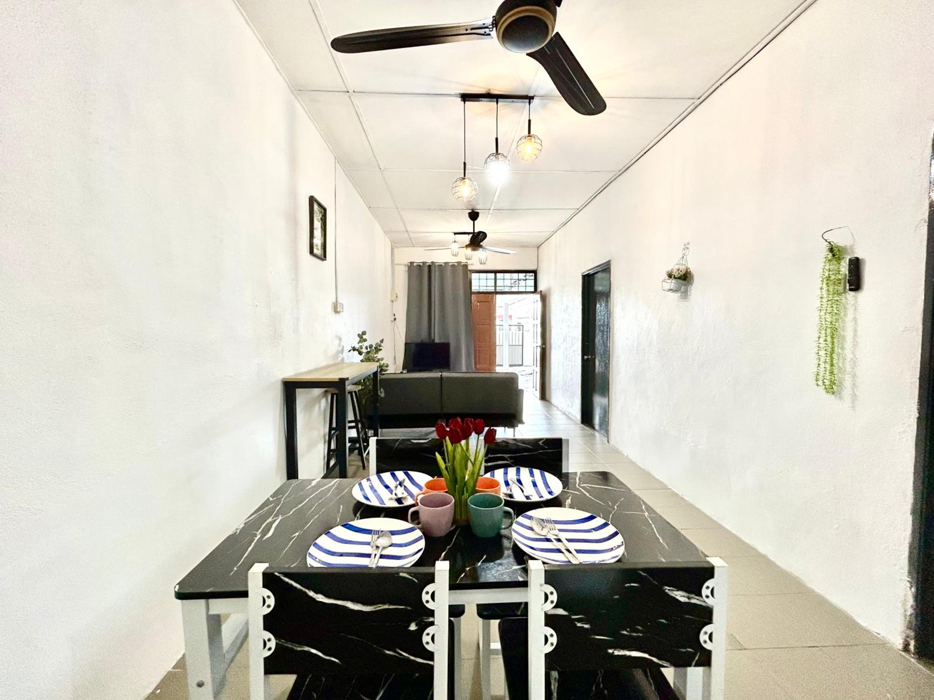 Entire 33 Cozy House • 3 Bedroom @ Alma Bukit Mertajam photo 3