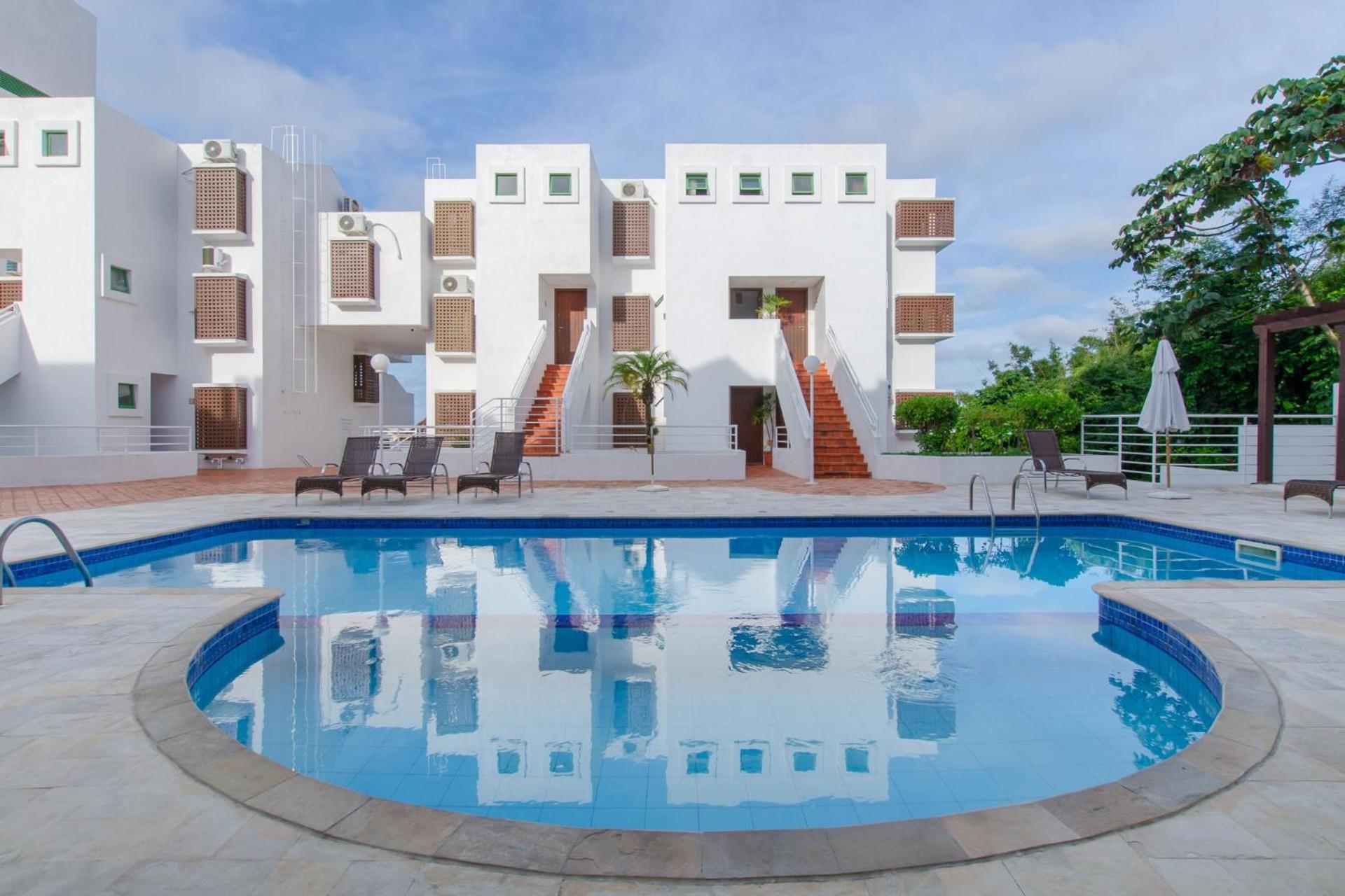 Triplex com Piscina a 450m da Praia DZ0633