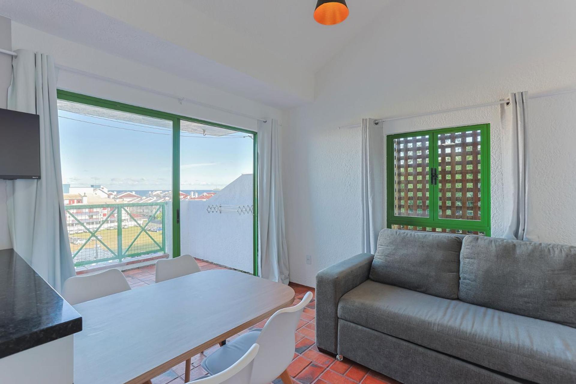 Triplex com Piscina a 450m da Praia DZ0633