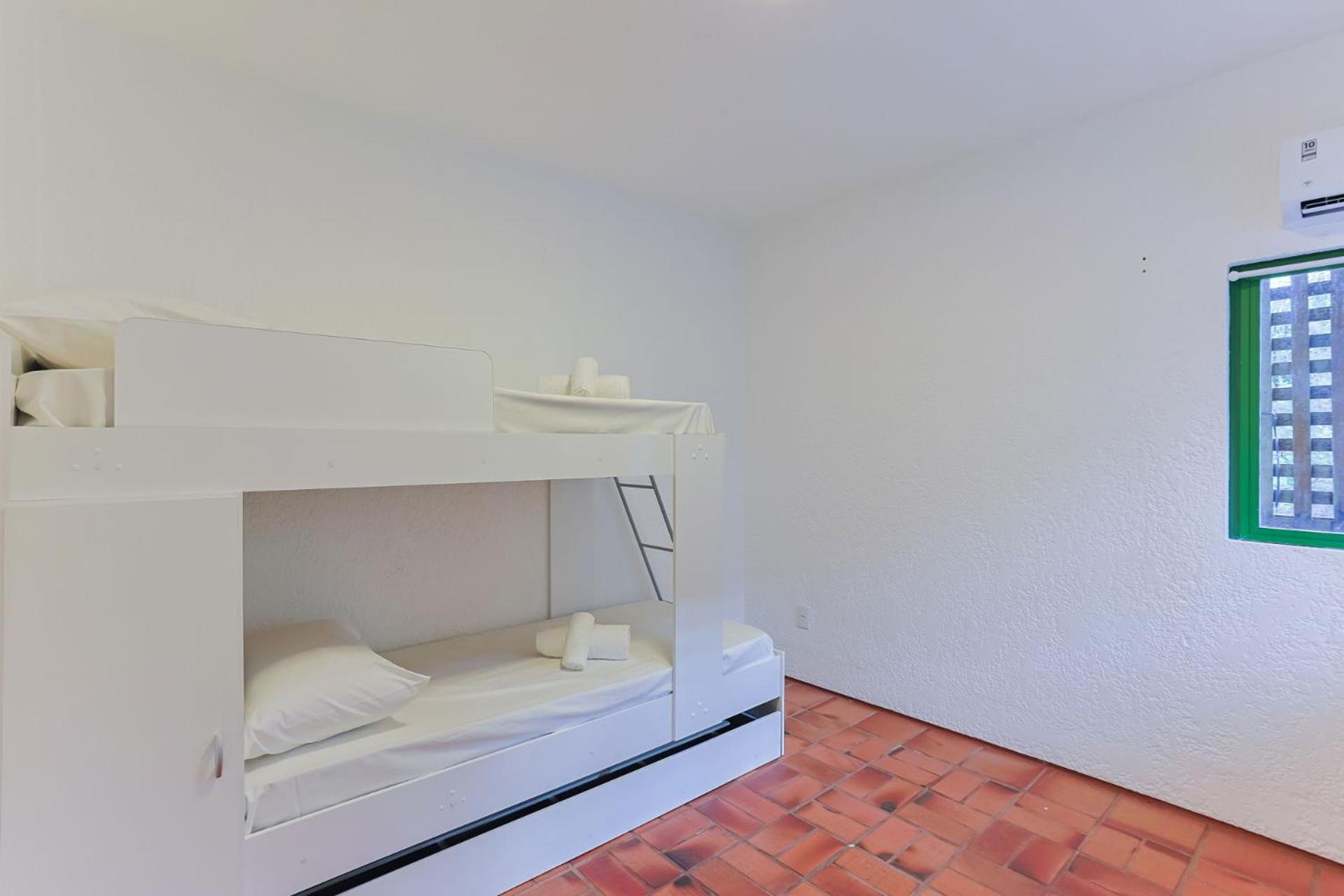 Triplex com Piscina a 450m da Praia DZ0633