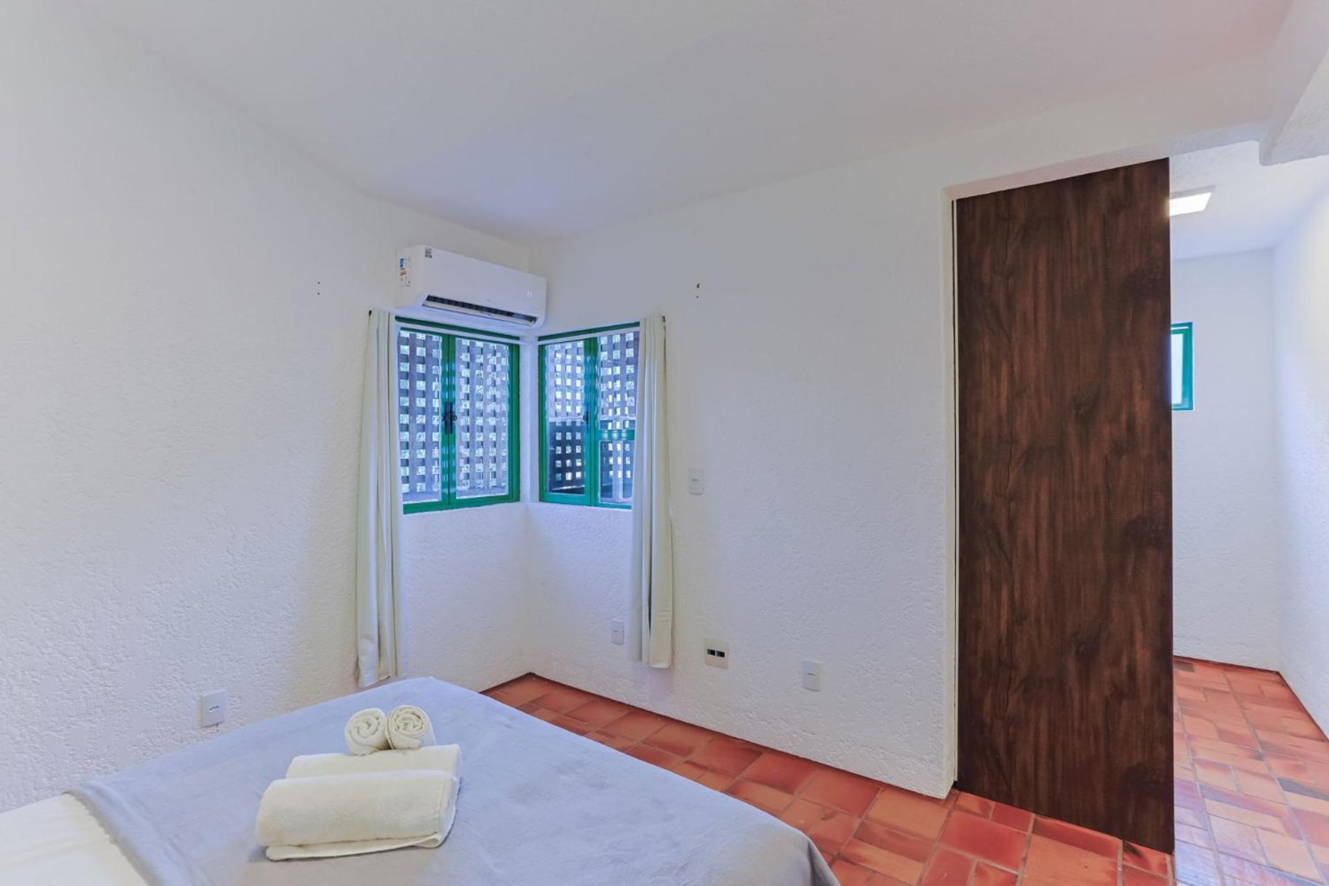 Triplex com Piscina a 450m da Praia DZ0633