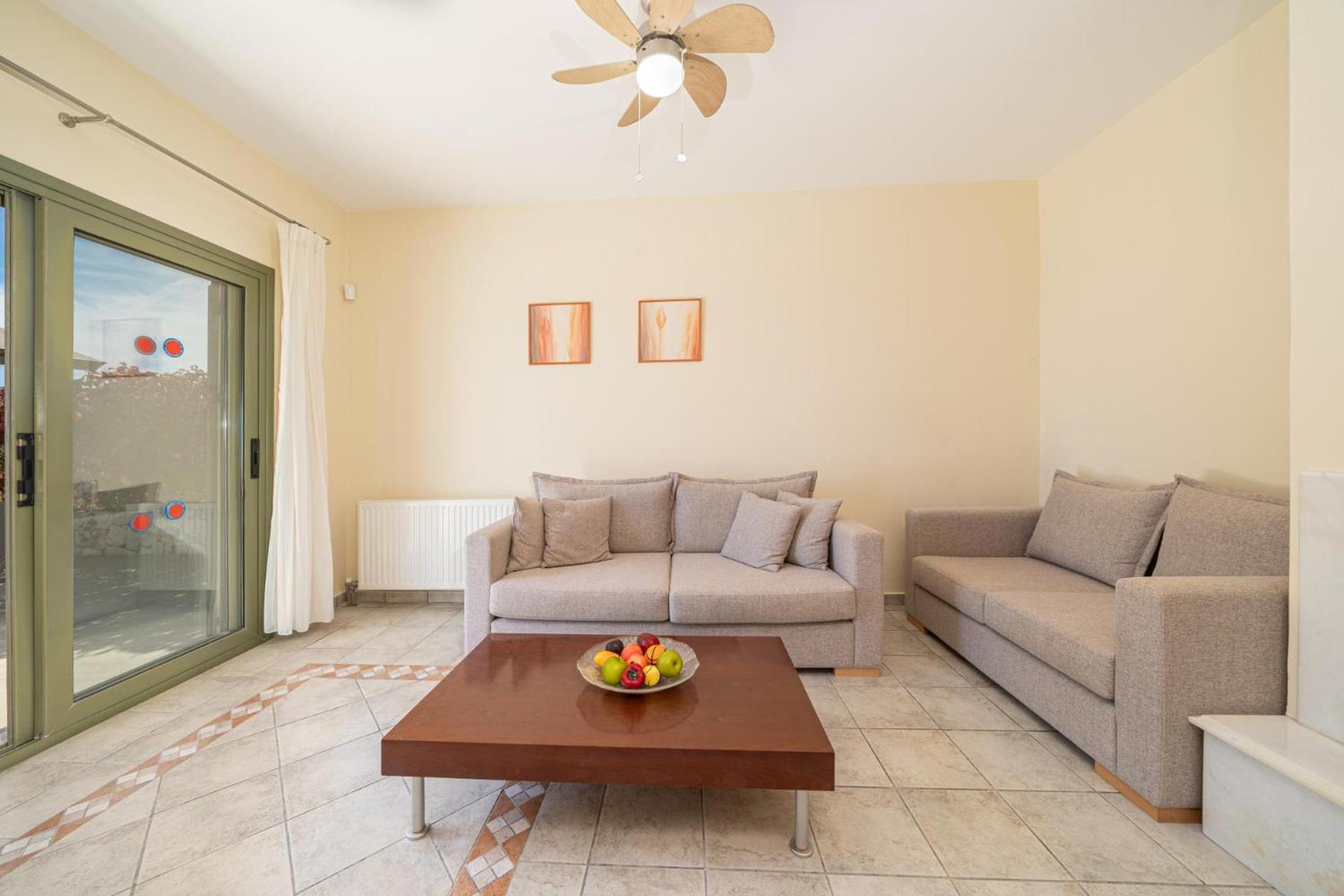 Villa Dinos with swimming pool