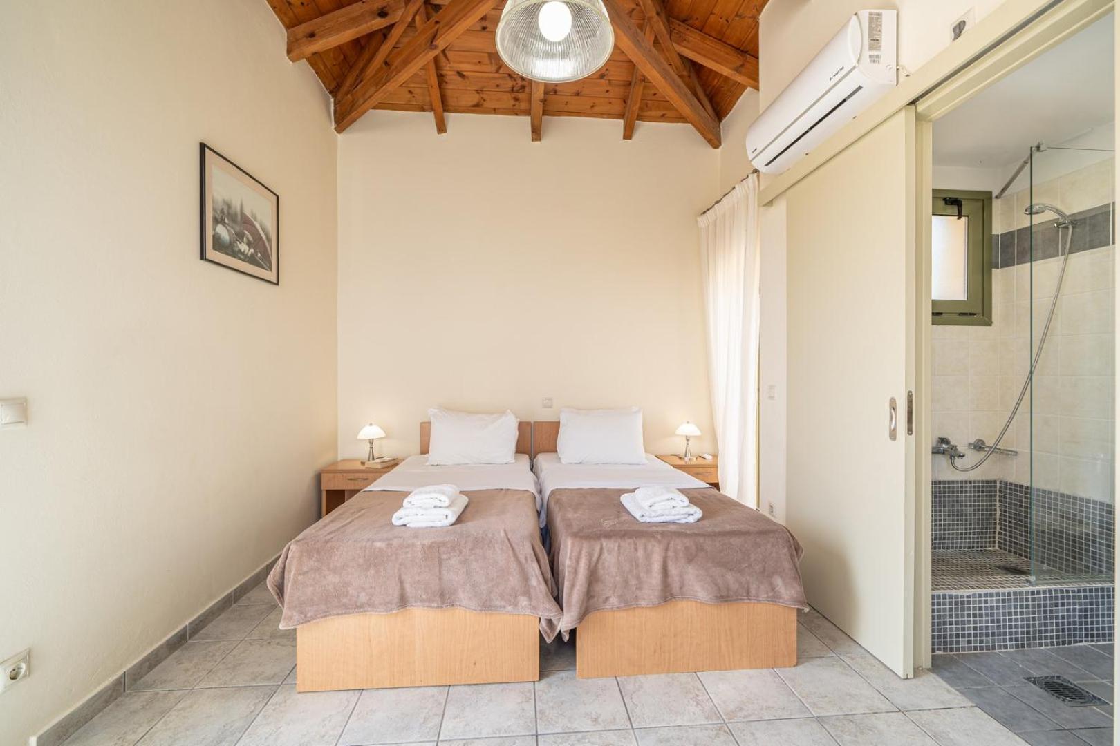 Villa Dinos with swimming pool